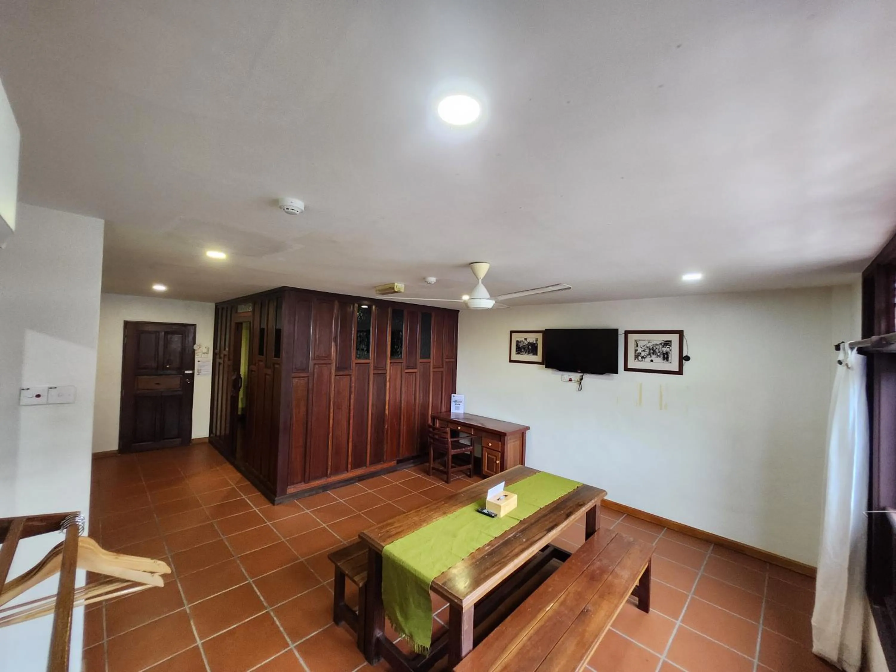 TV and multimedia in Uptown Eco Hotel