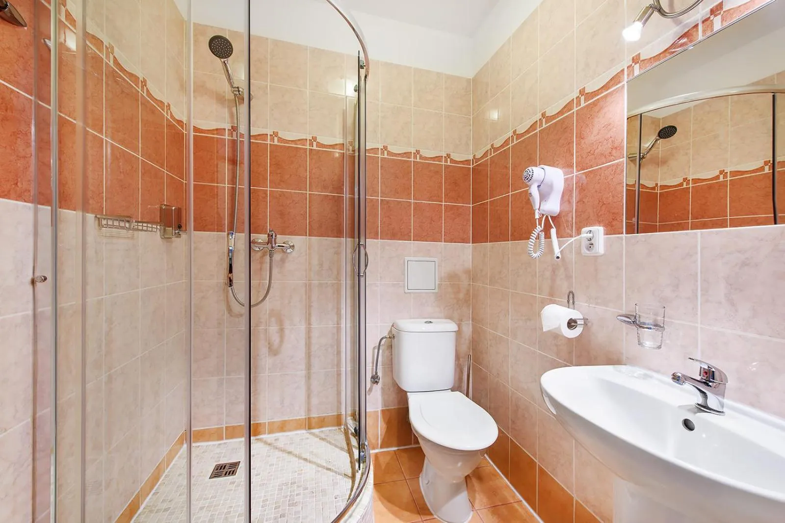 Shower in Marie - Luisa