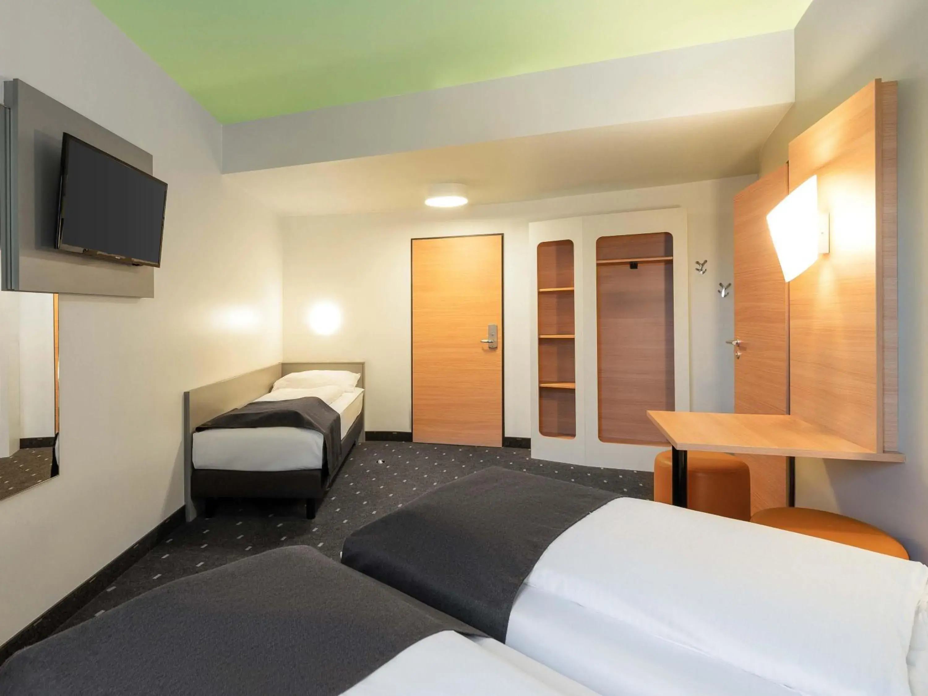 Triple Room in B&B HOTEL Wuppertal City-Süd Triple Room in B&B HOTEL Wuppertal City-Süd