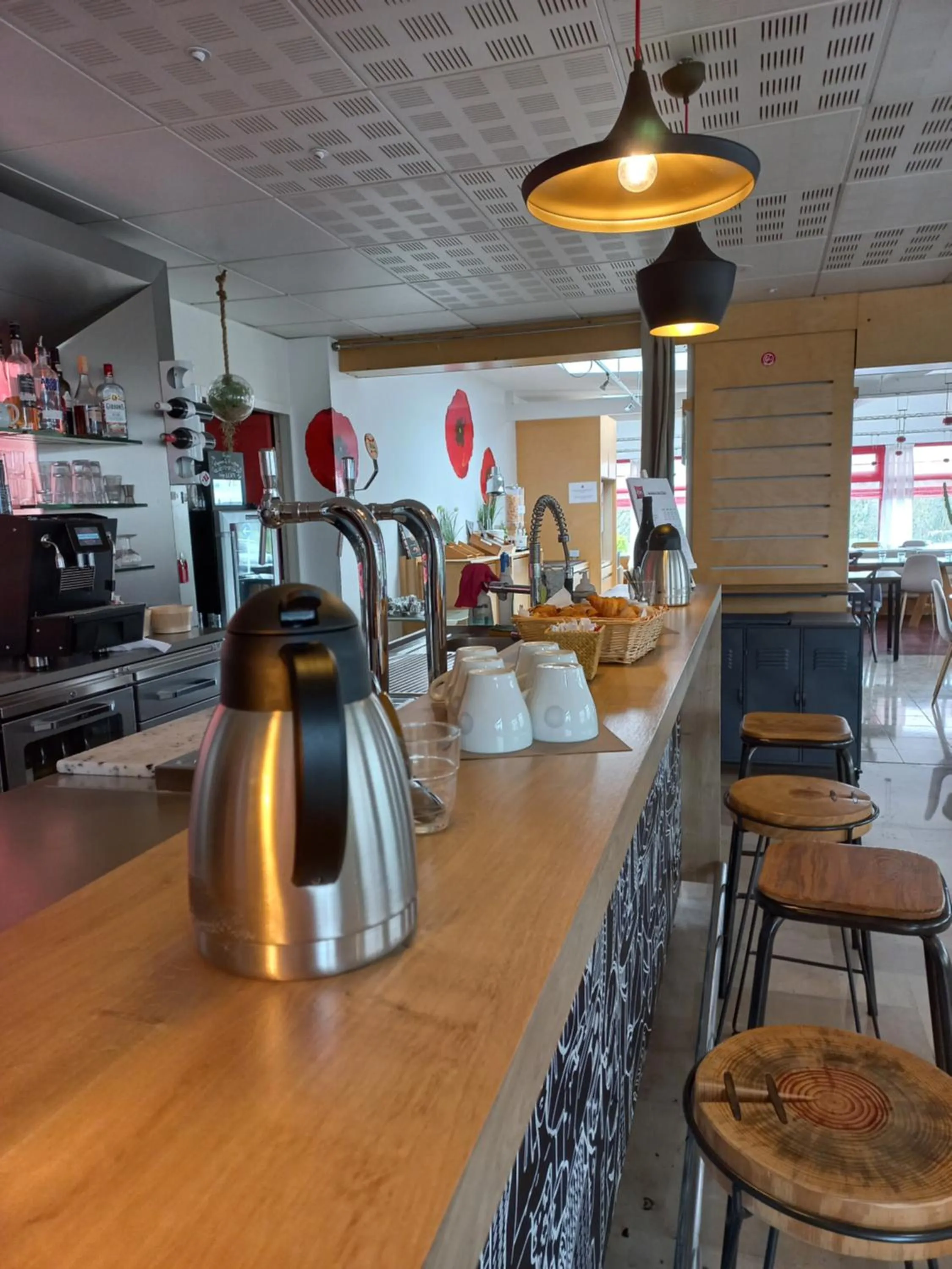 Restaurant/places to eat in ibis Saint Brieuc Yffiniac
