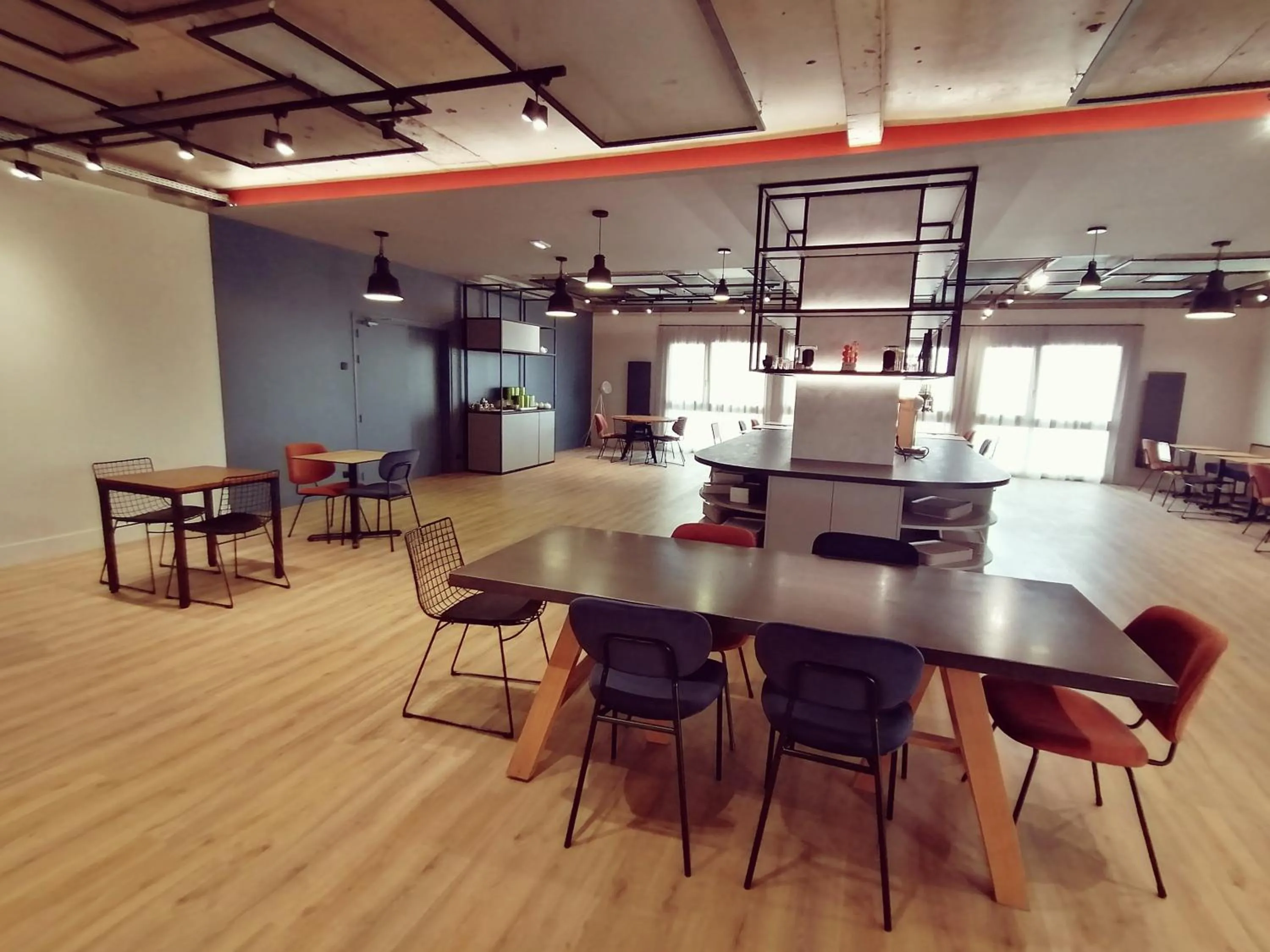 Restaurant/places to eat in ibis Saint Brieuc Yffiniac