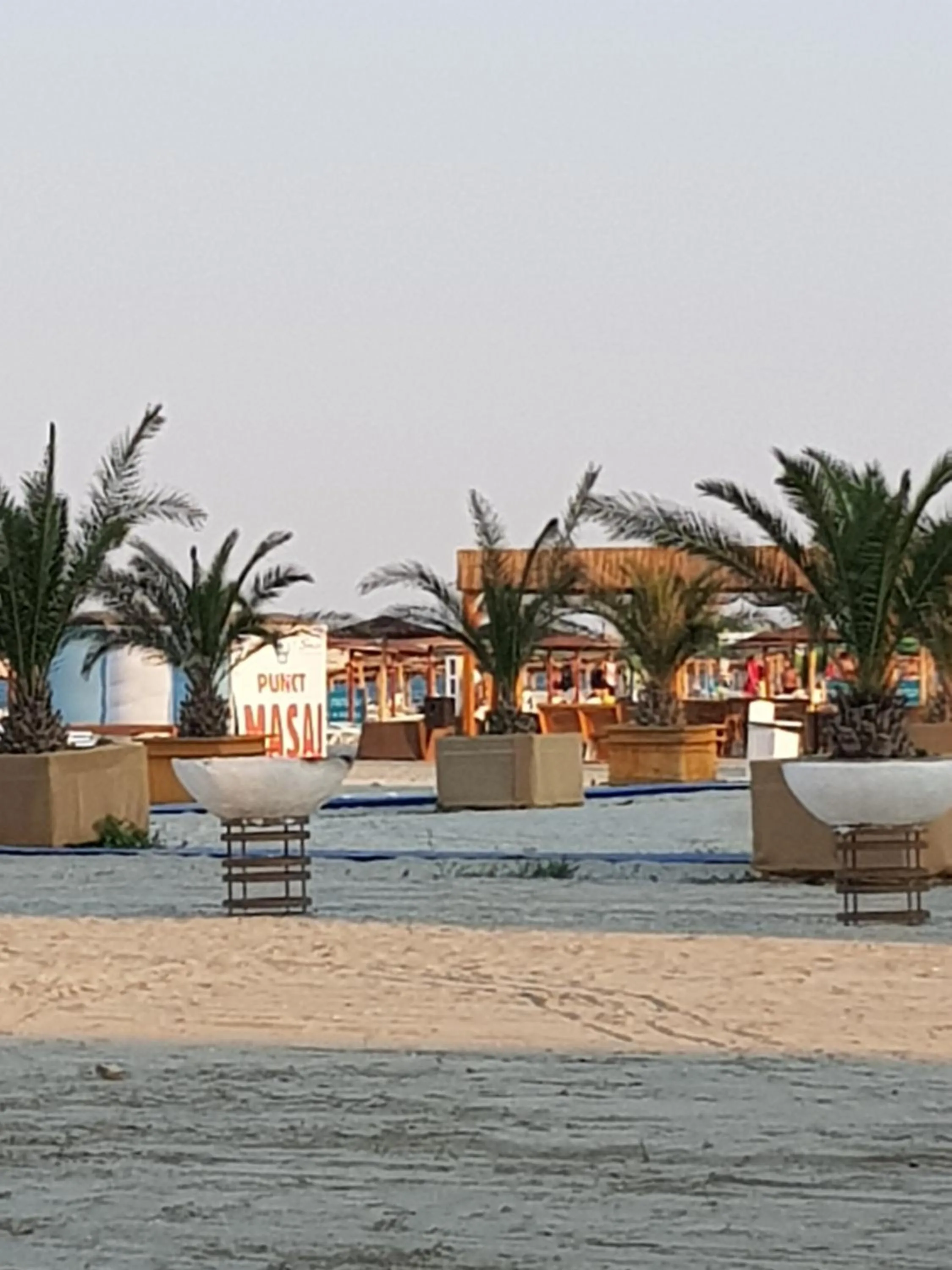 Beach in Magnum Residence