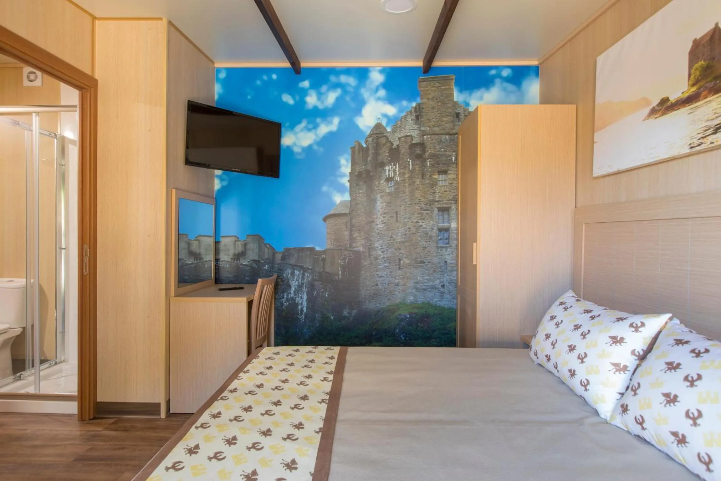 Bedroom, Bed in Magic Robin Hood