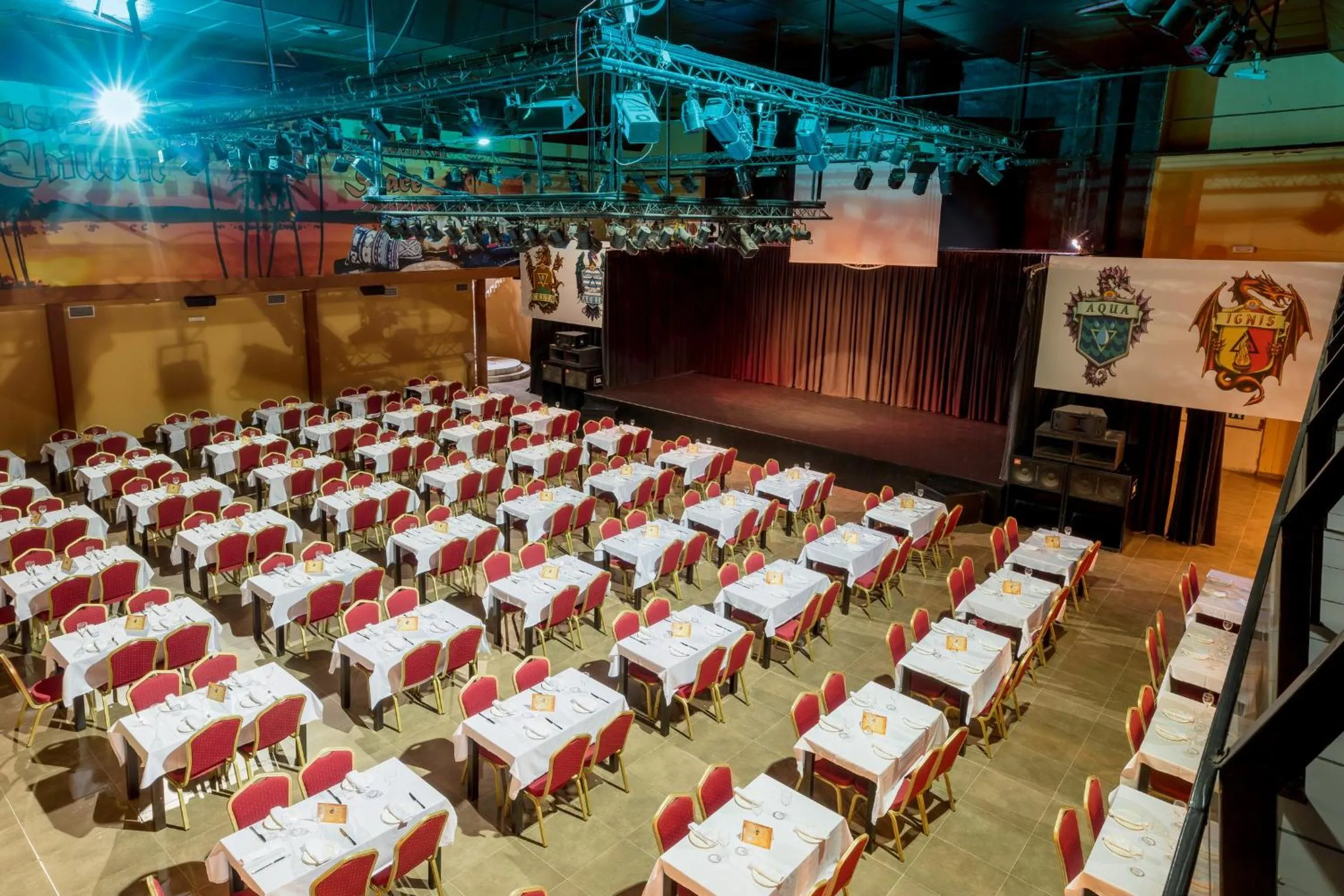 Restaurant/places to eat in Magic Robin Hood