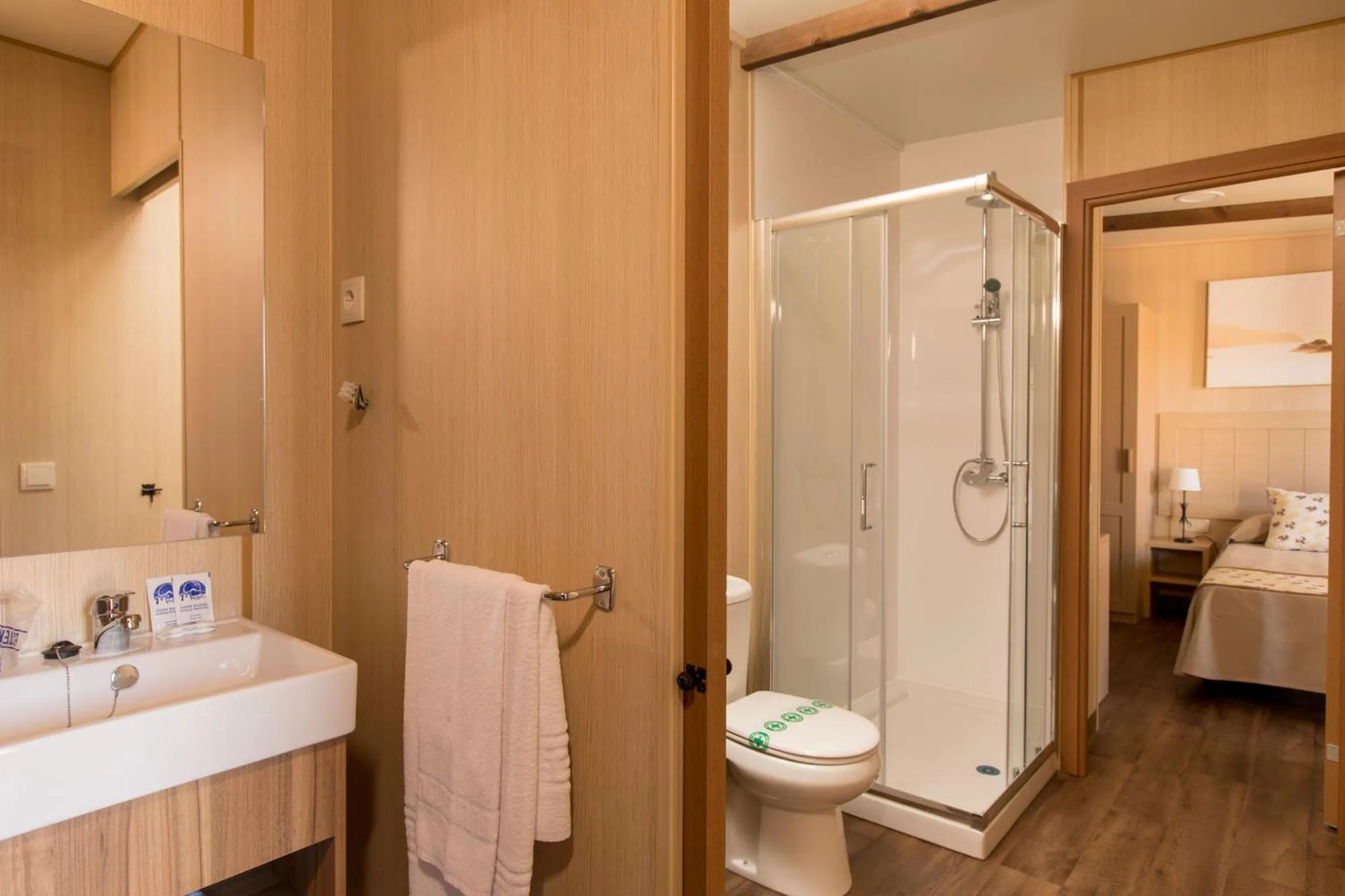 Bathroom in Magic Robin Hood