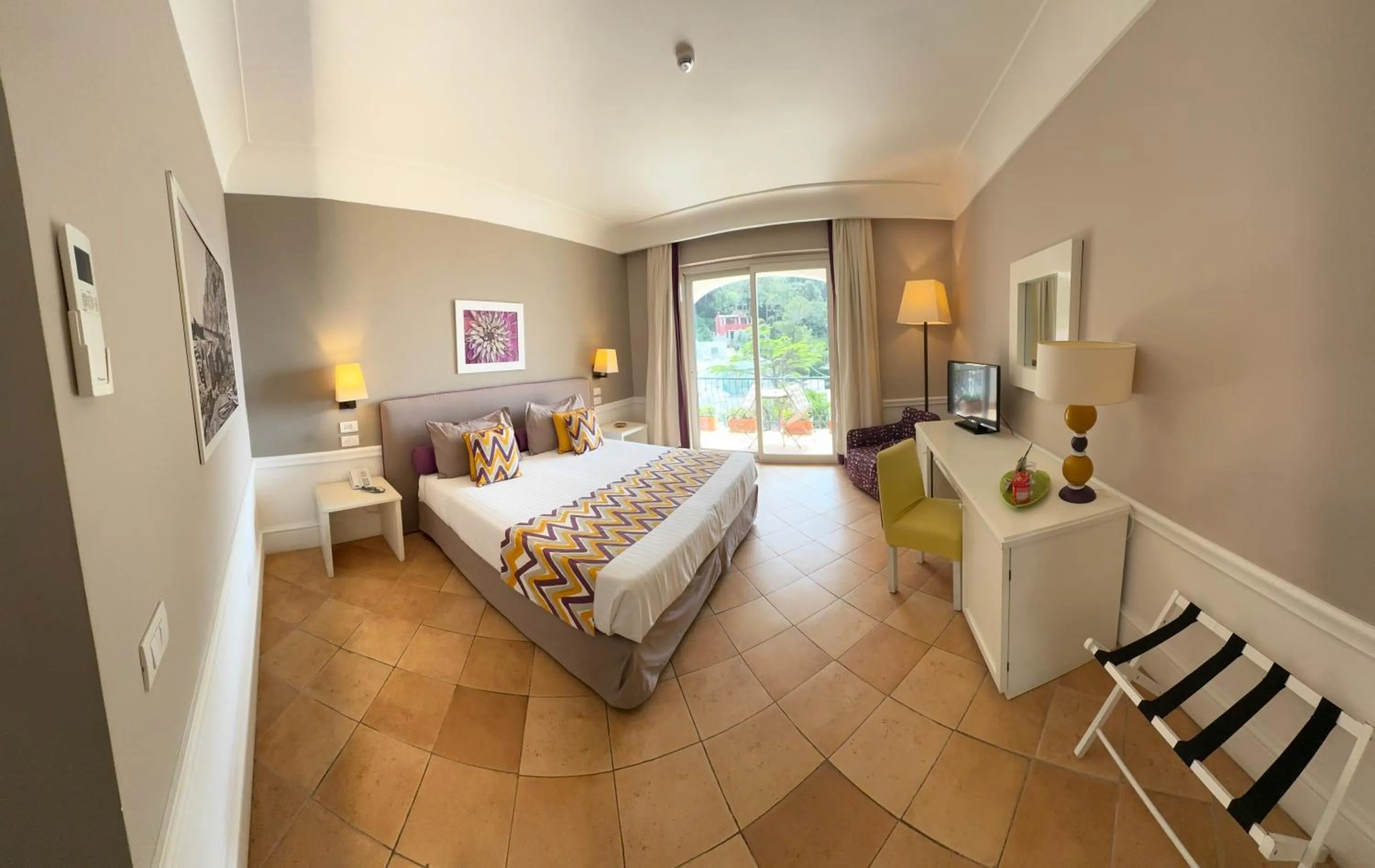 Photo of the whole room, Bed in Hotel Della Piccola Marina