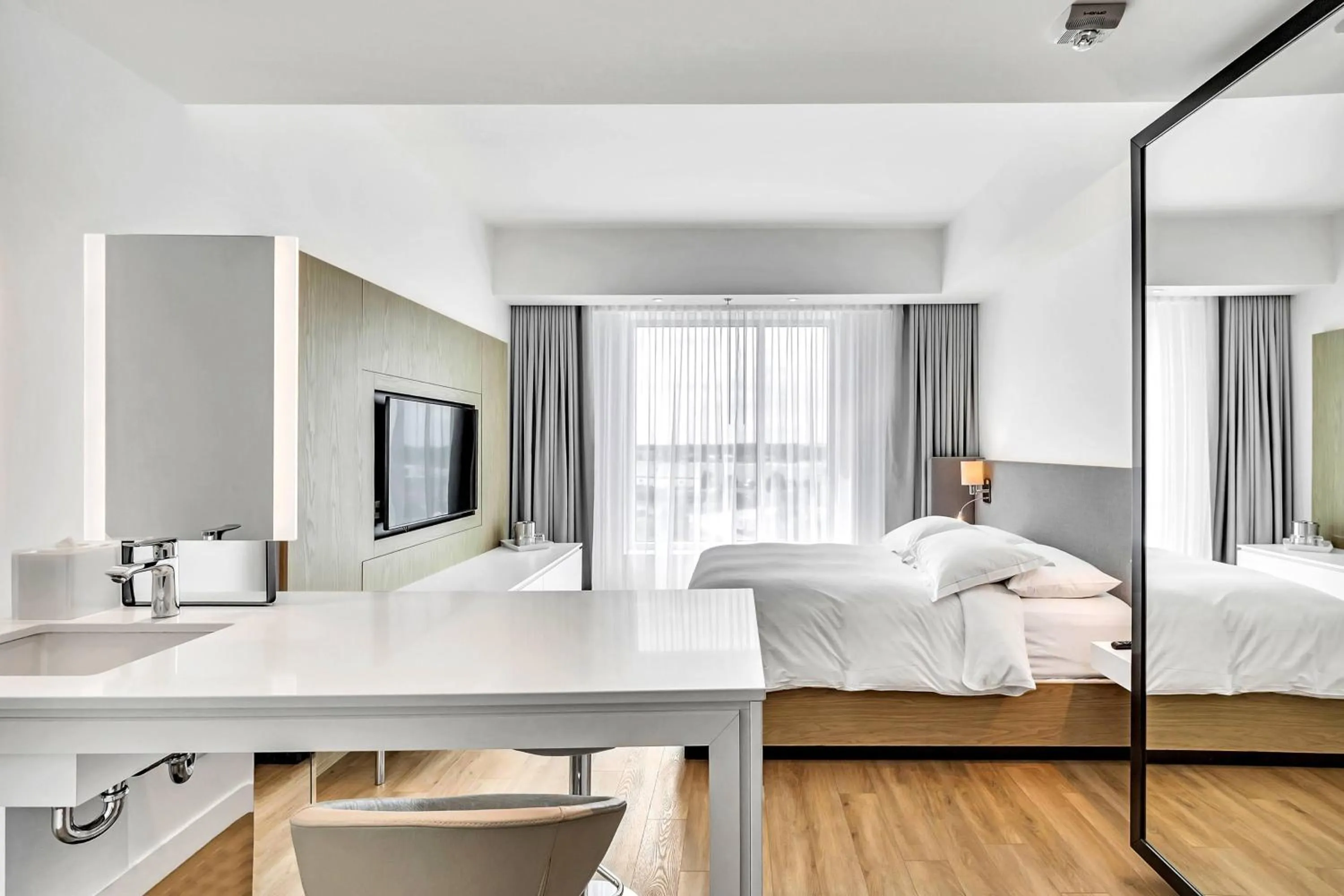 Bedroom, Bed in Hotel Mortagne