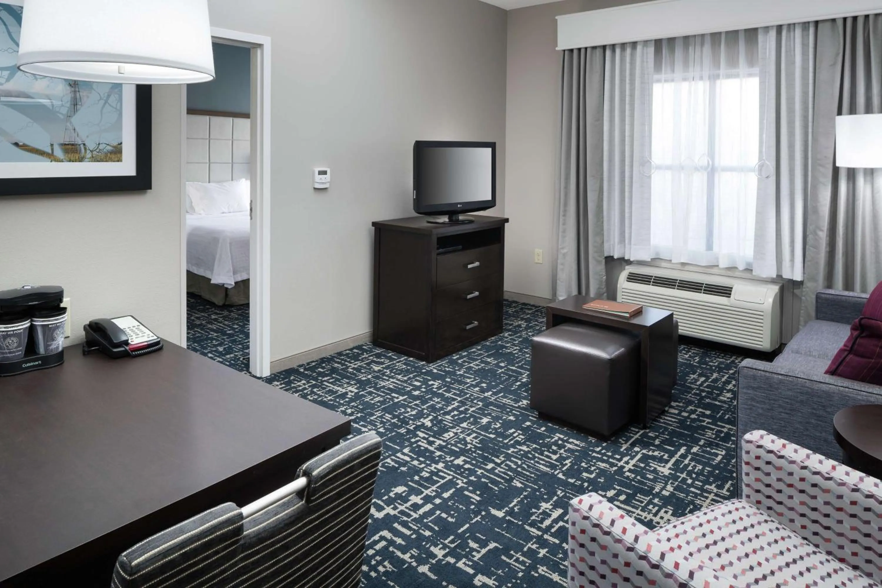 Bedroom, Bed in Homewood Suites by Hilton Cedar Rapids-North