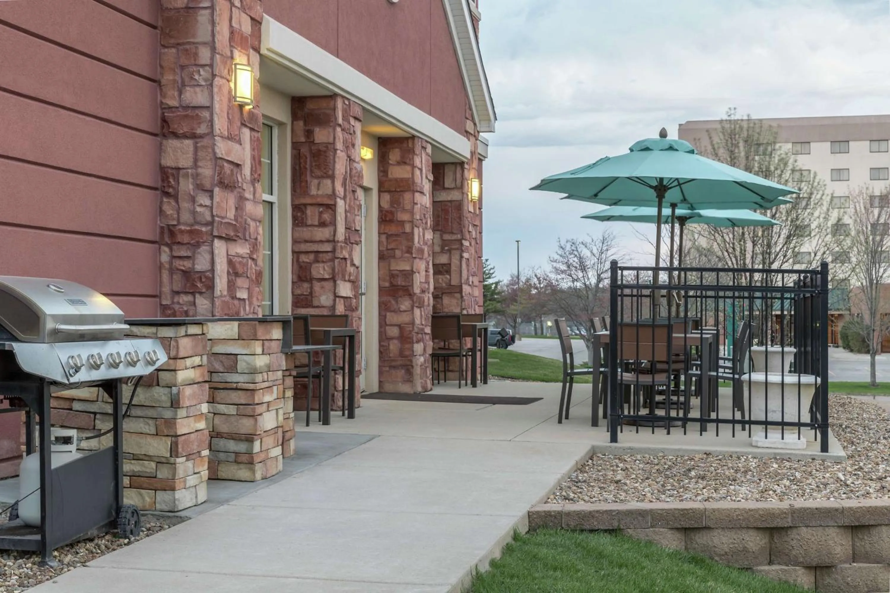 Patio in Homewood Suites by Hilton Cedar Rapids-North