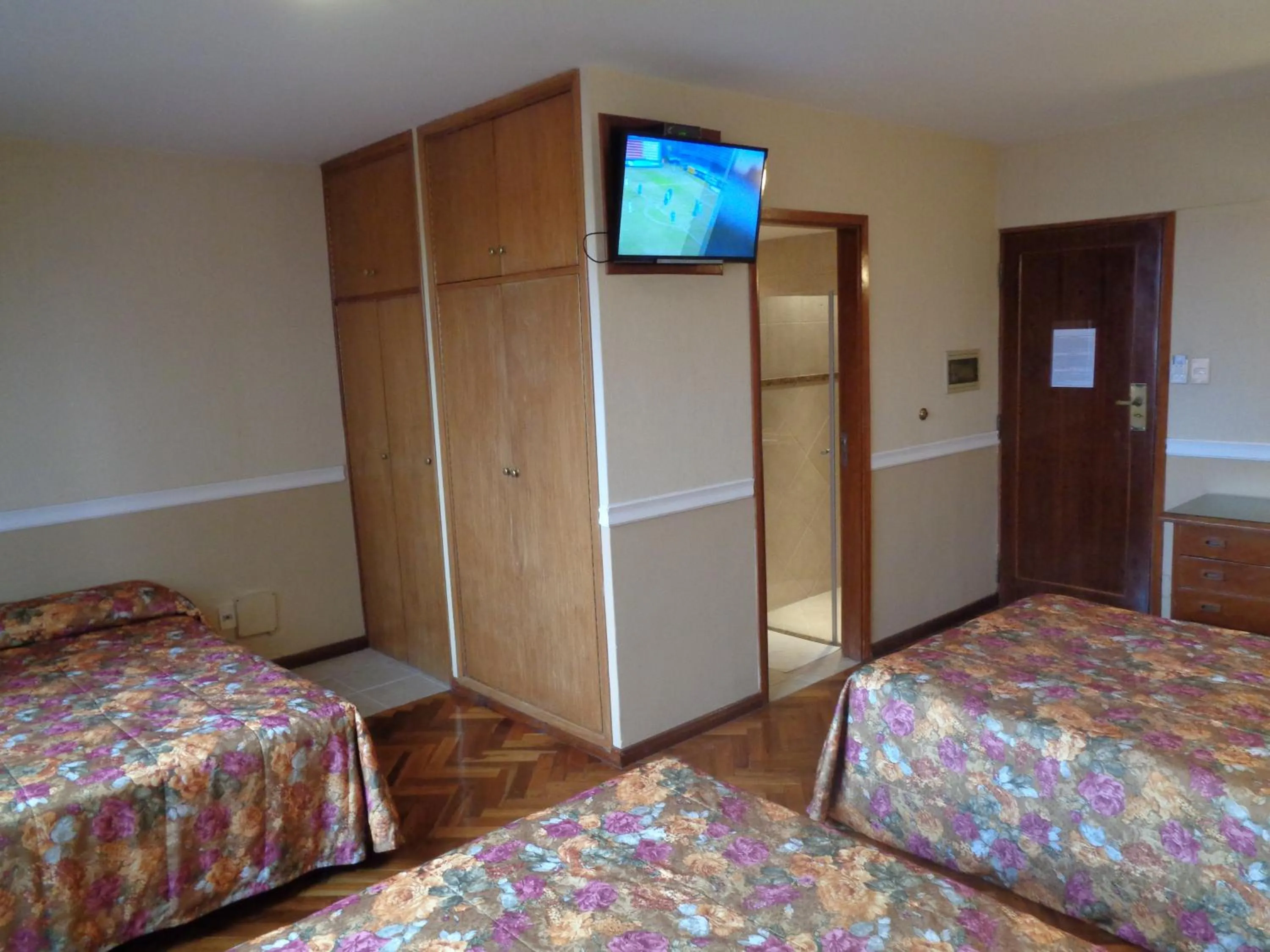 Photo of the whole room, Bed in Premier Hill Suites Hotel