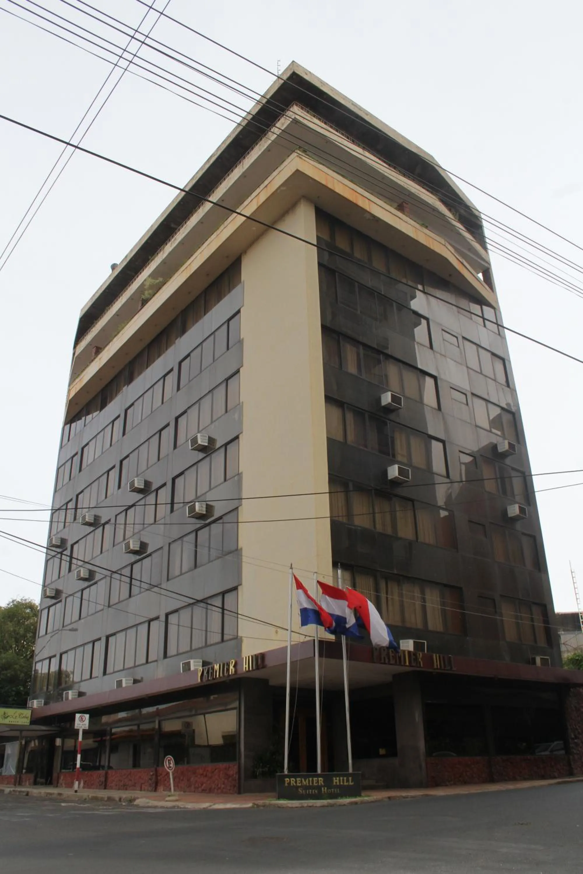 Facade/entrance in Premier Hill Suites Hotel