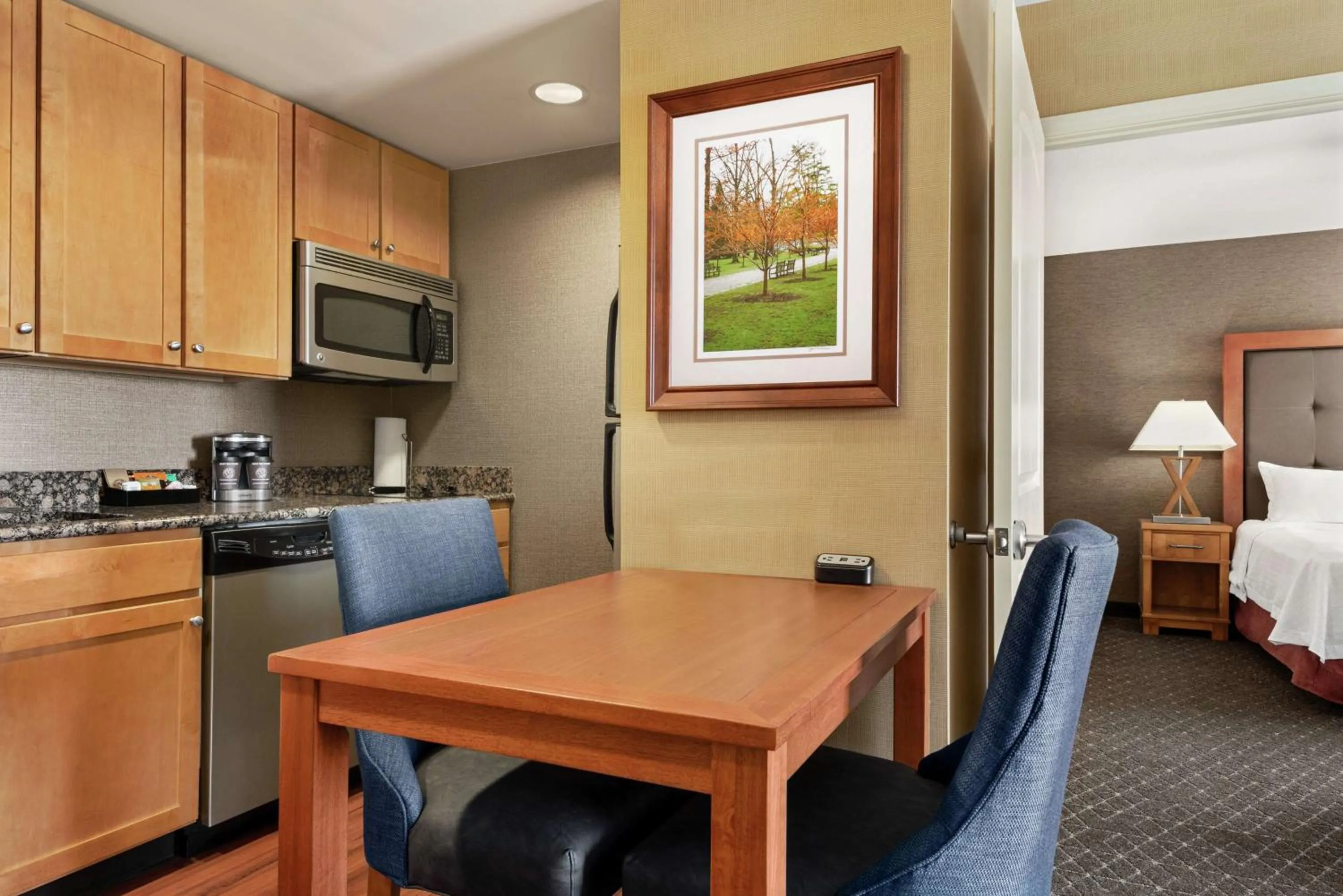 Kitchen or kitchenette, Bed in Homewood Suites by Hilton Allentown-West/Fogelsville