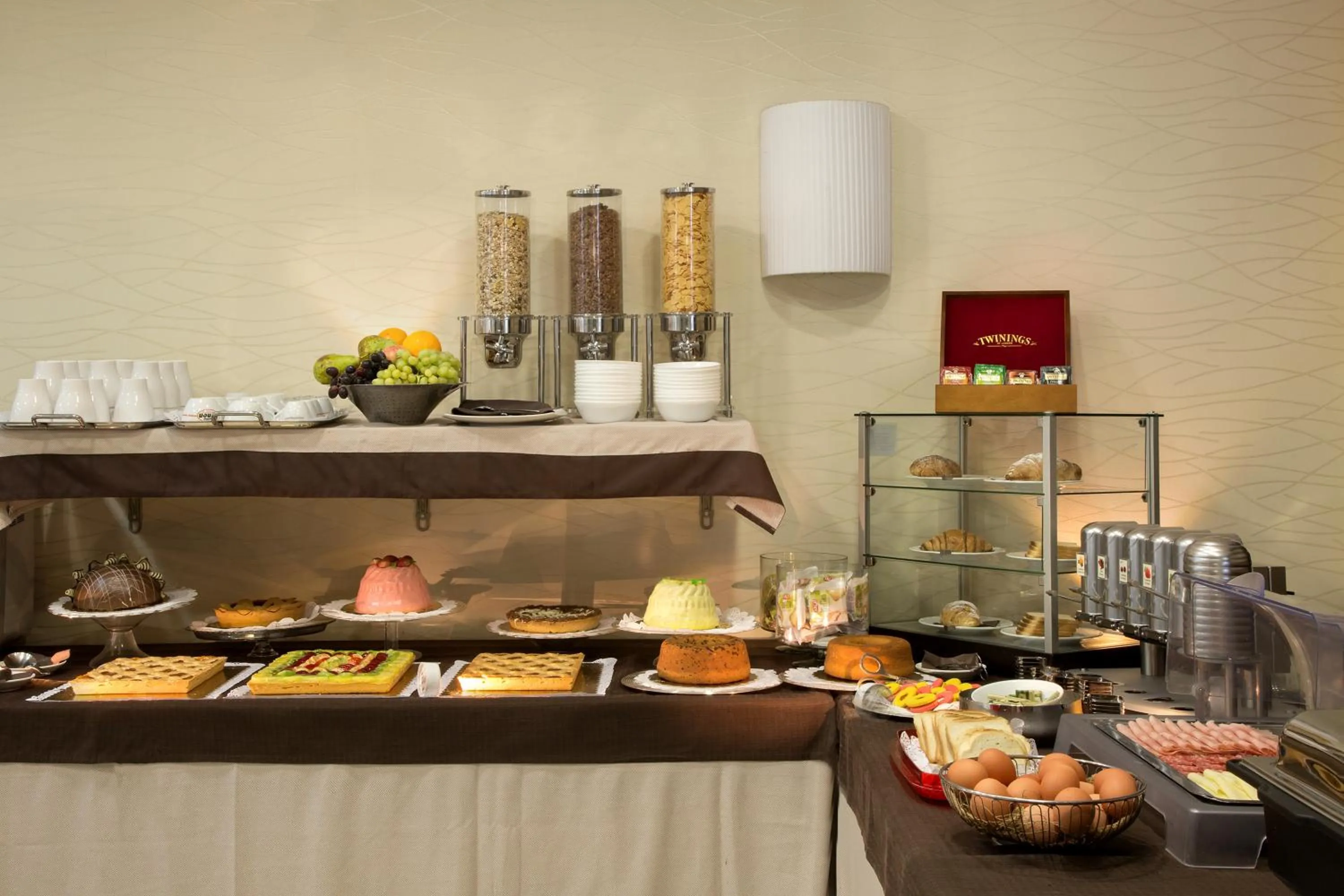 Food and drinks in Hotel Premiere