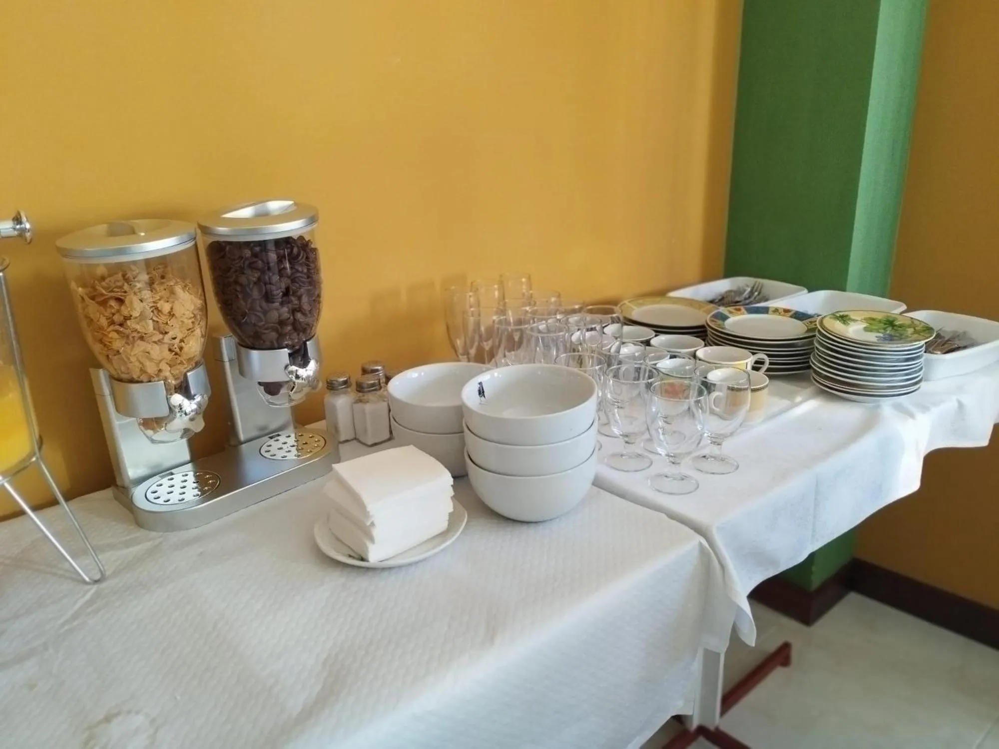 Breakfast in Hotel Mataleñas