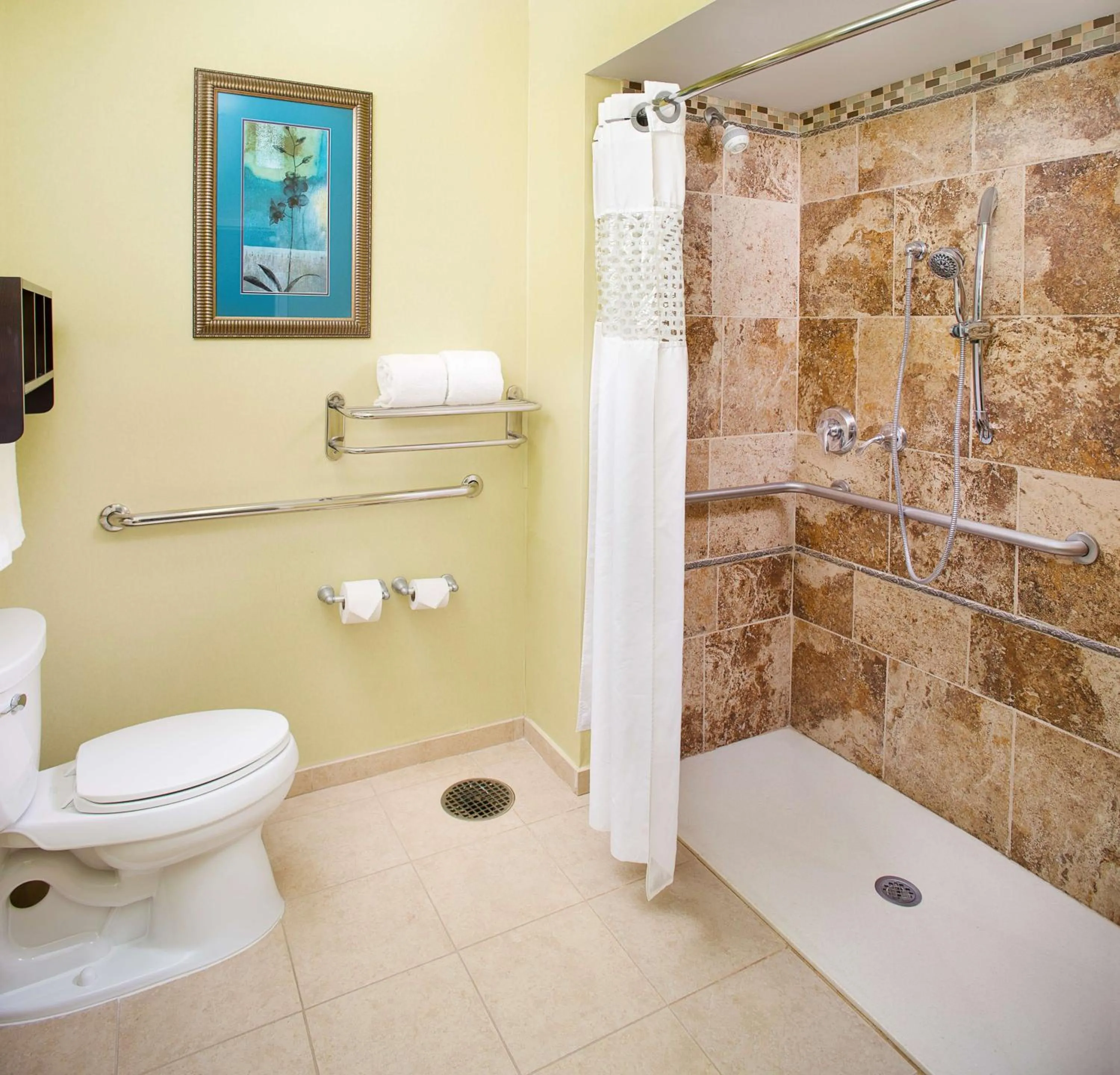 Bathroom in Hampton Inn and Suites Dallas/Lewisville-Vista Ridge Mall
