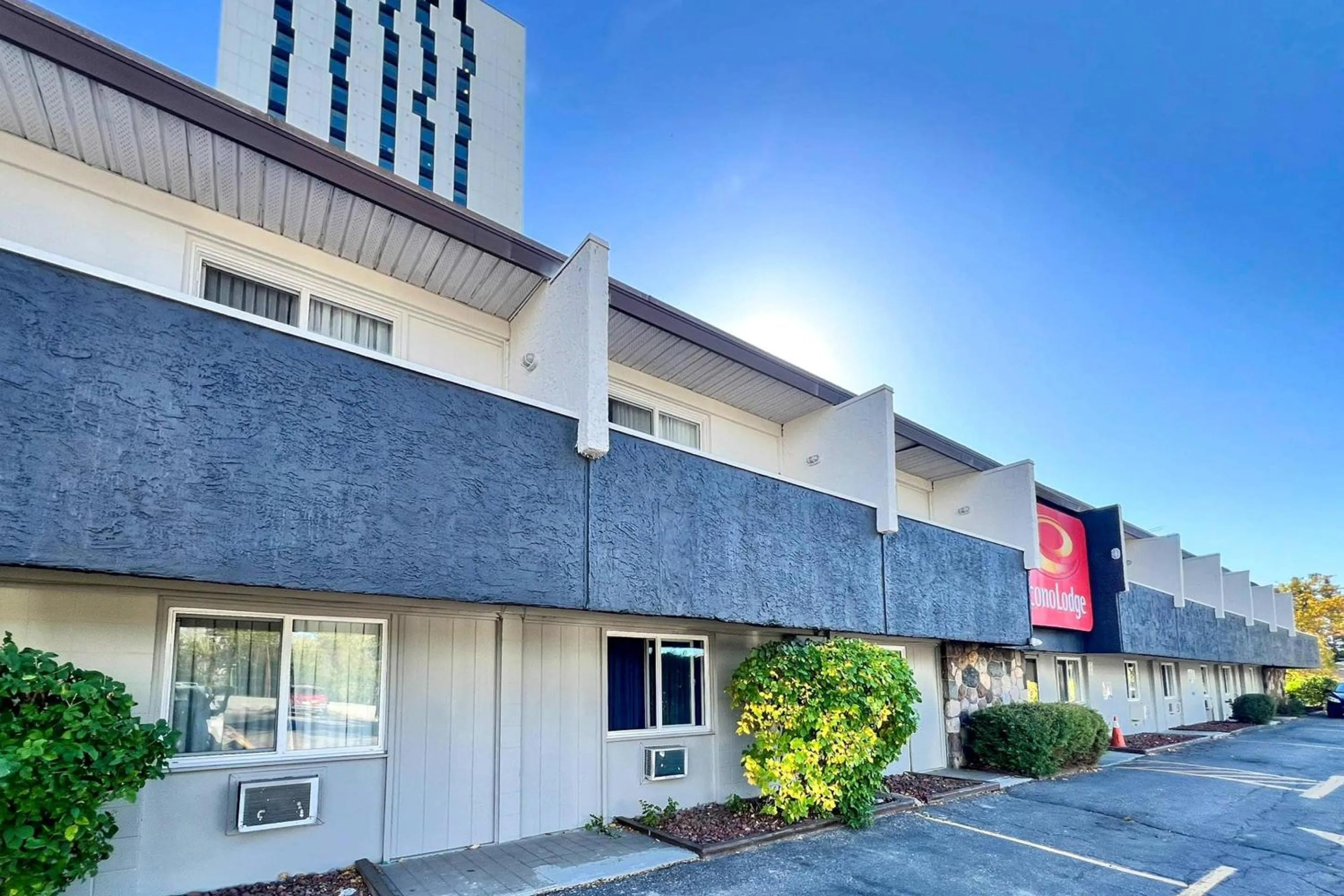 Property building in Econo Lodge Motel Village