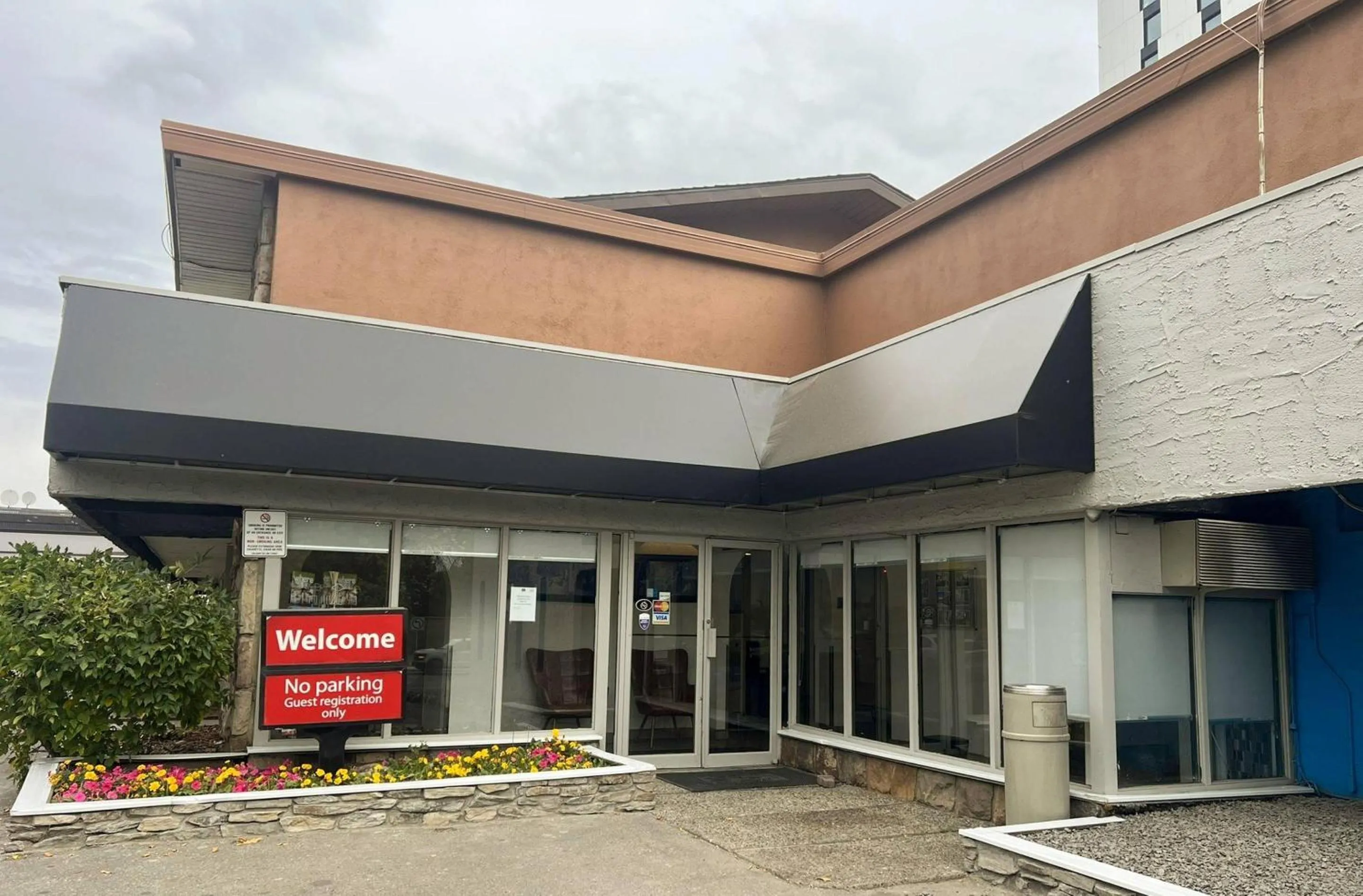 Property building in Econo Lodge Motel Village