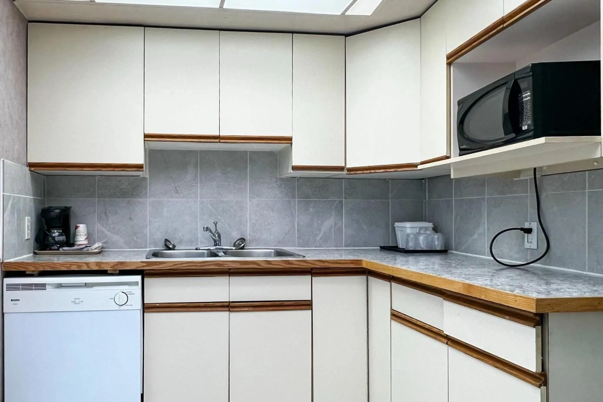 Bedroom in Econo Lodge Motel Village