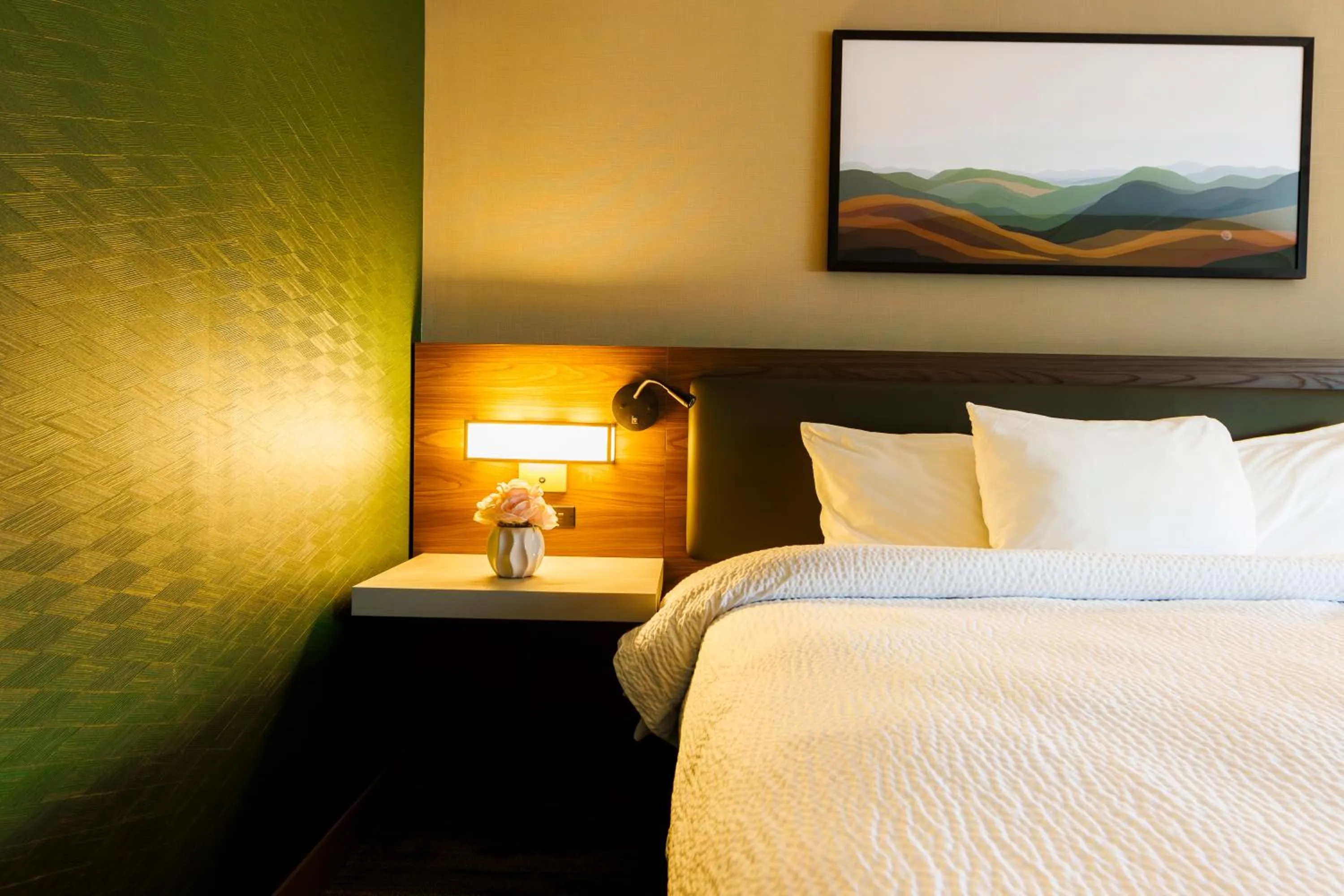 Bed in Hilton Garden Inn Clackamas Portland