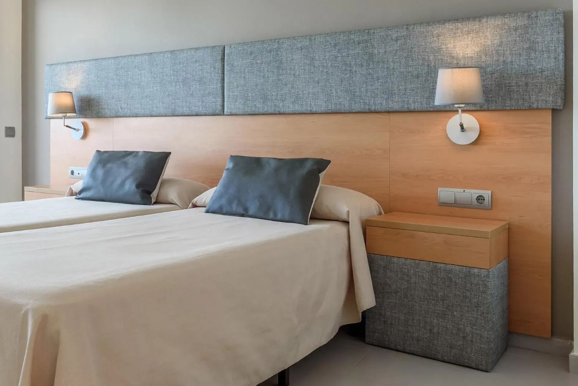 Economy Double Room in FERGUS Cap Roig Economy Double Room in FERGUS Cap Roig