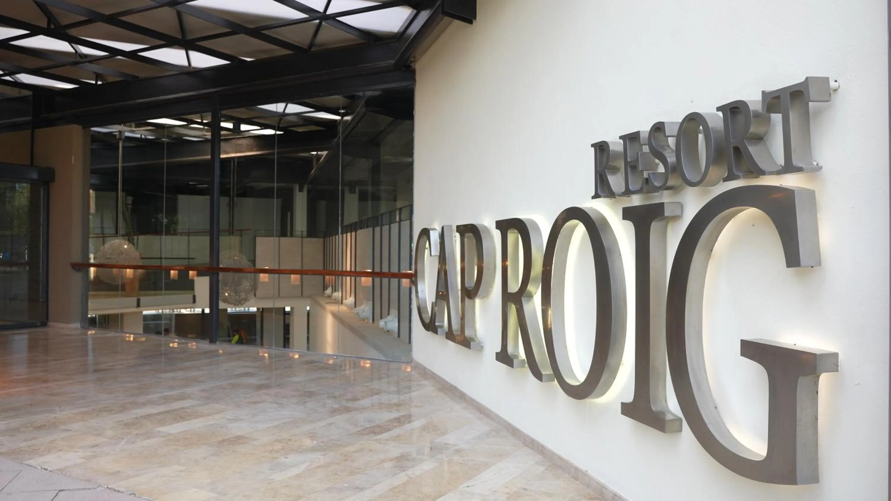 Facade/entrance in FERGUS Cap Roig