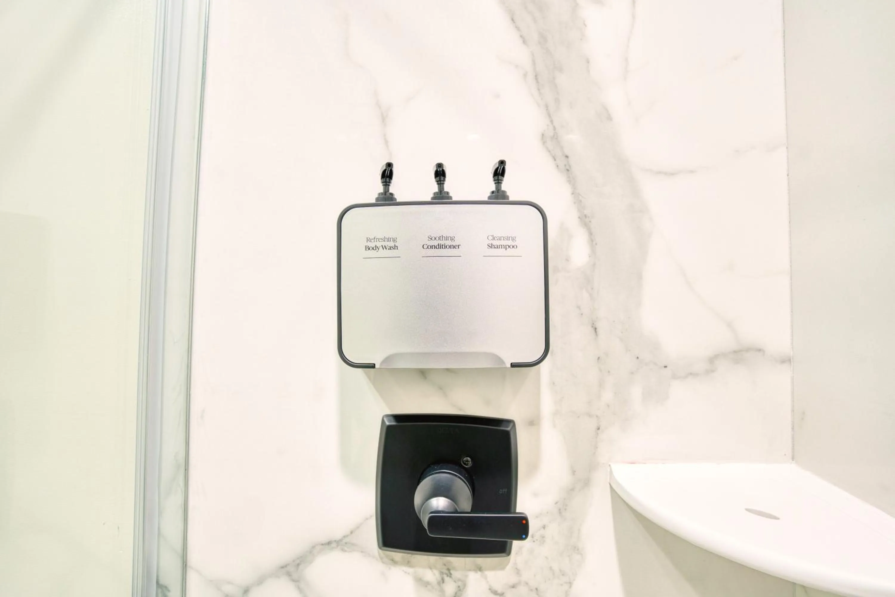 Bathroom in La Casa Inn