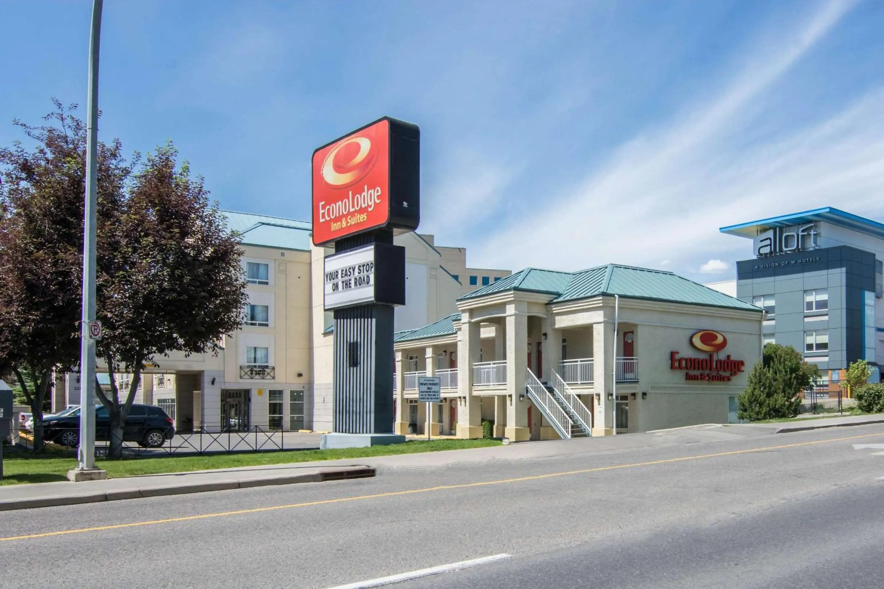 Property building in Econo Lodge Inn & Suites University