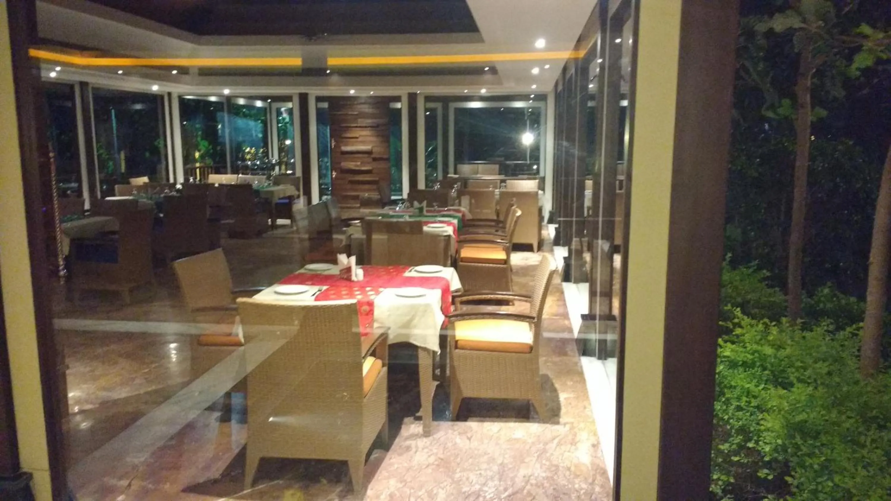 Restaurant/places to eat in Ramya Resort & Spa