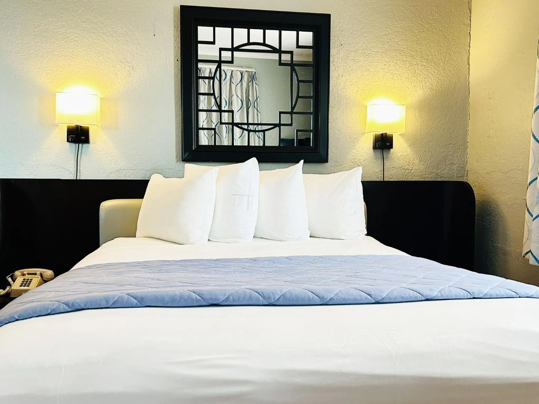 Bed in Ponce De Leon Hotel