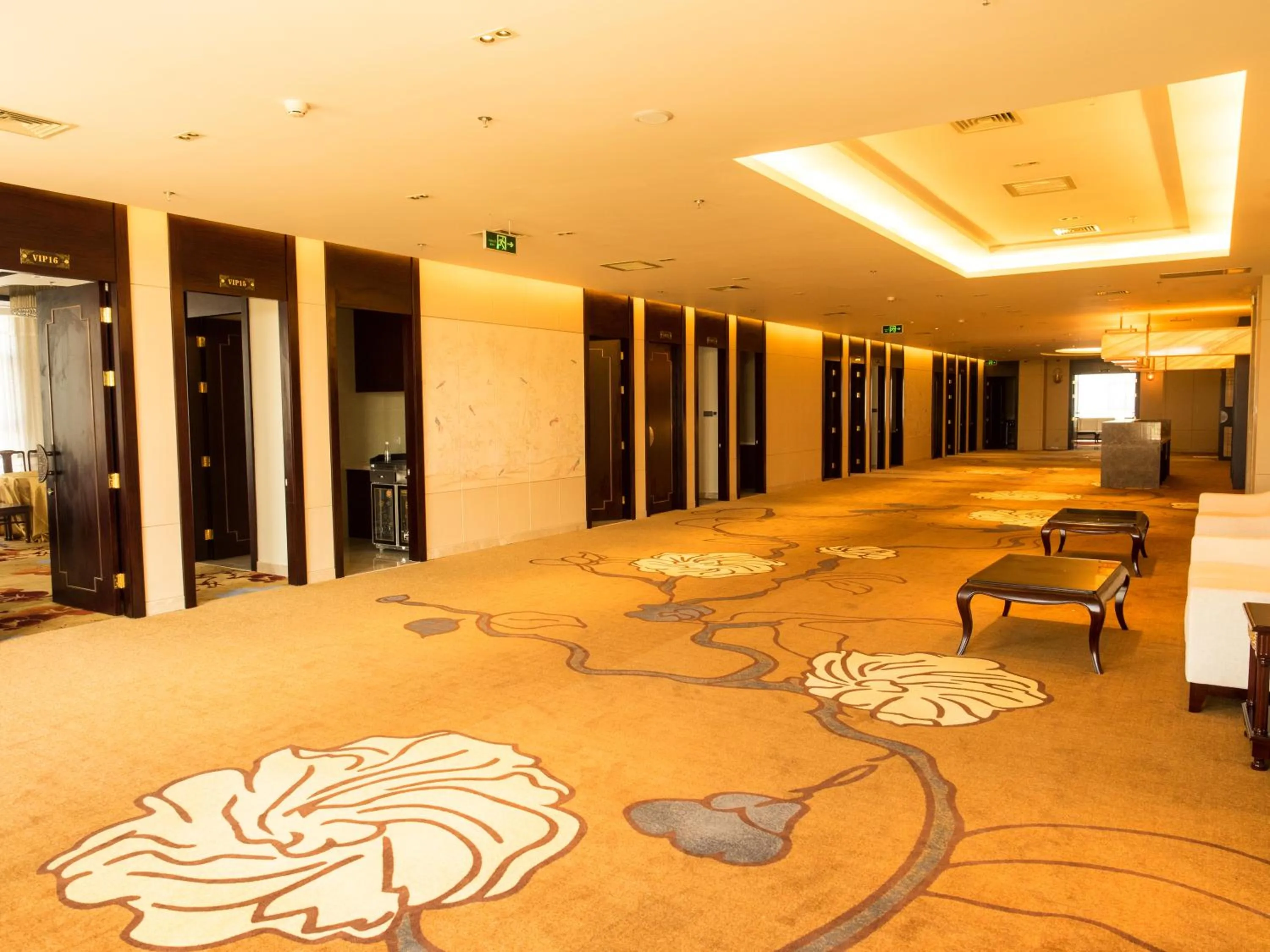 Restaurant/places to eat in Don Chan Palace Hotel & Convention