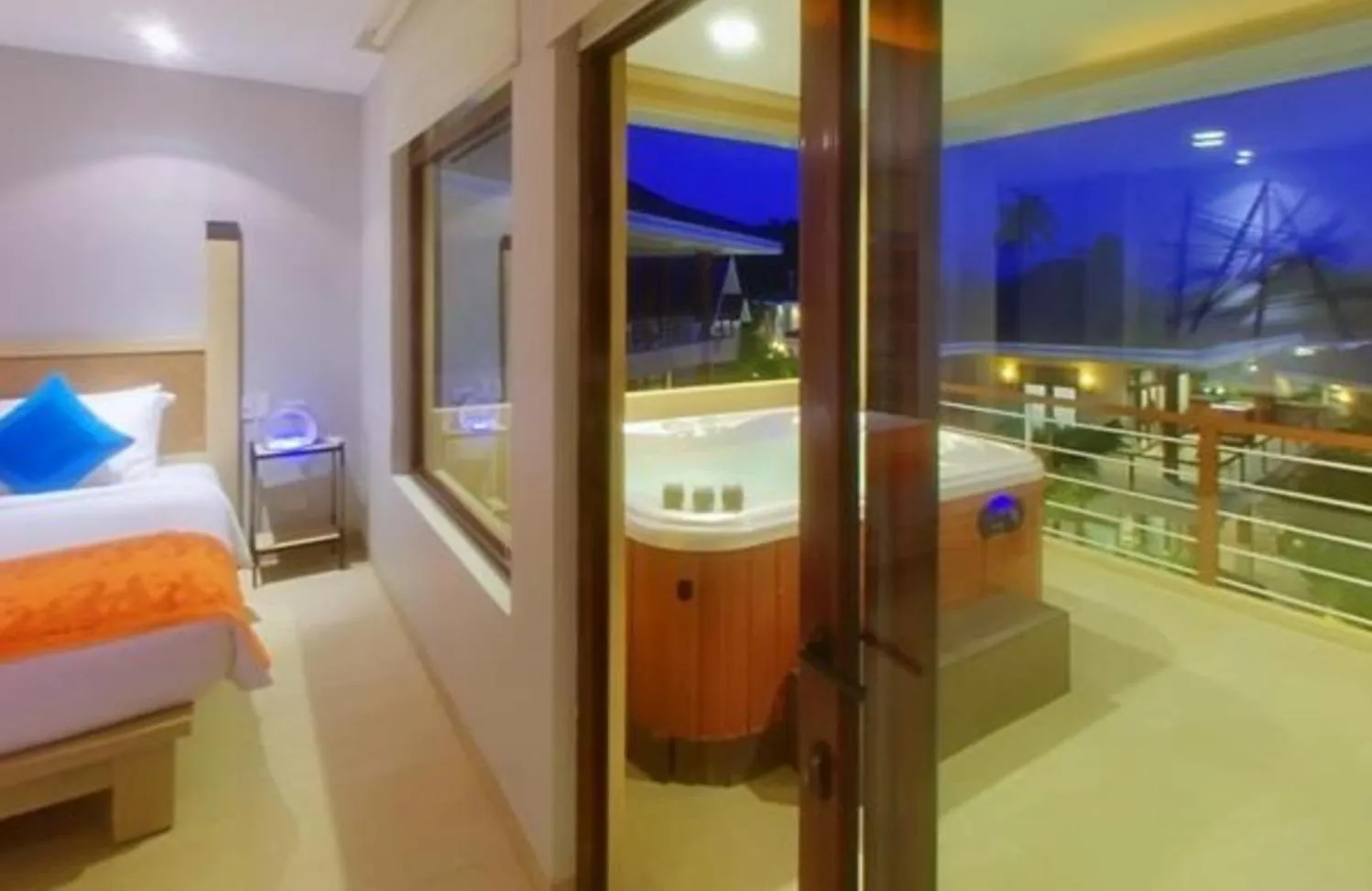 Hot Tub, Bed in Misibis Bay