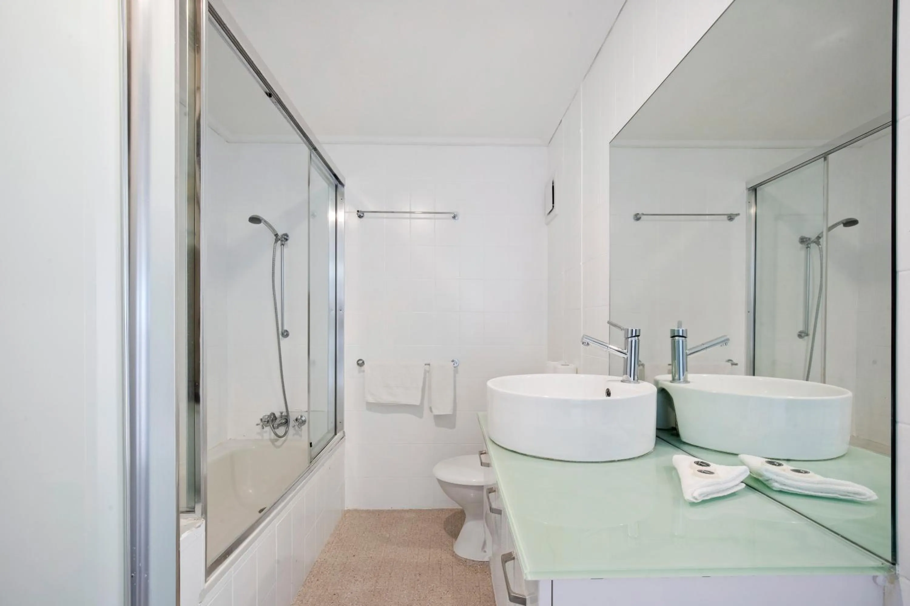 Capricorn One Beachside Holiday Apartments - Official