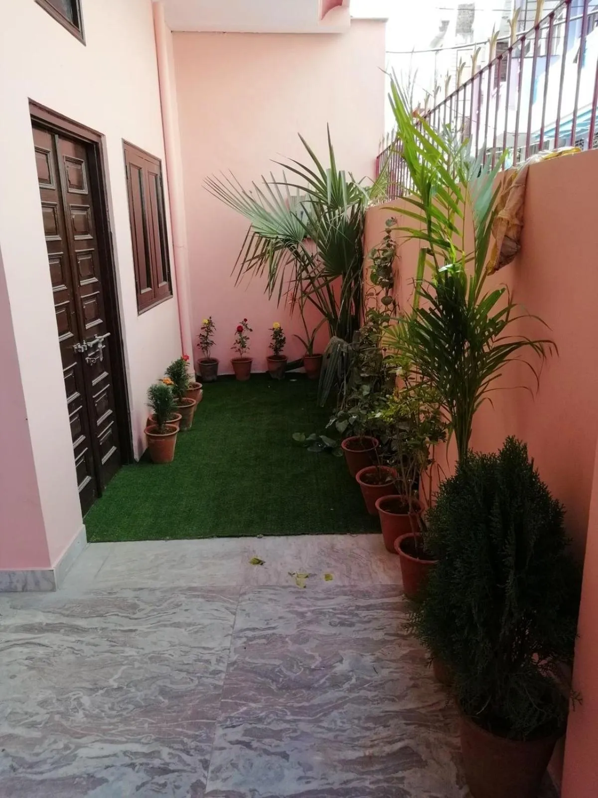 Patio in Hotel zamarrud palace