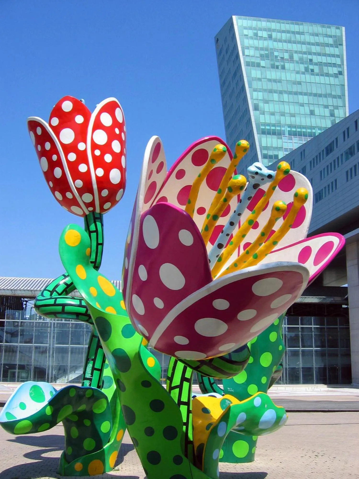 Nearby landmark in Hôtel de L'UNIVERS LILLE