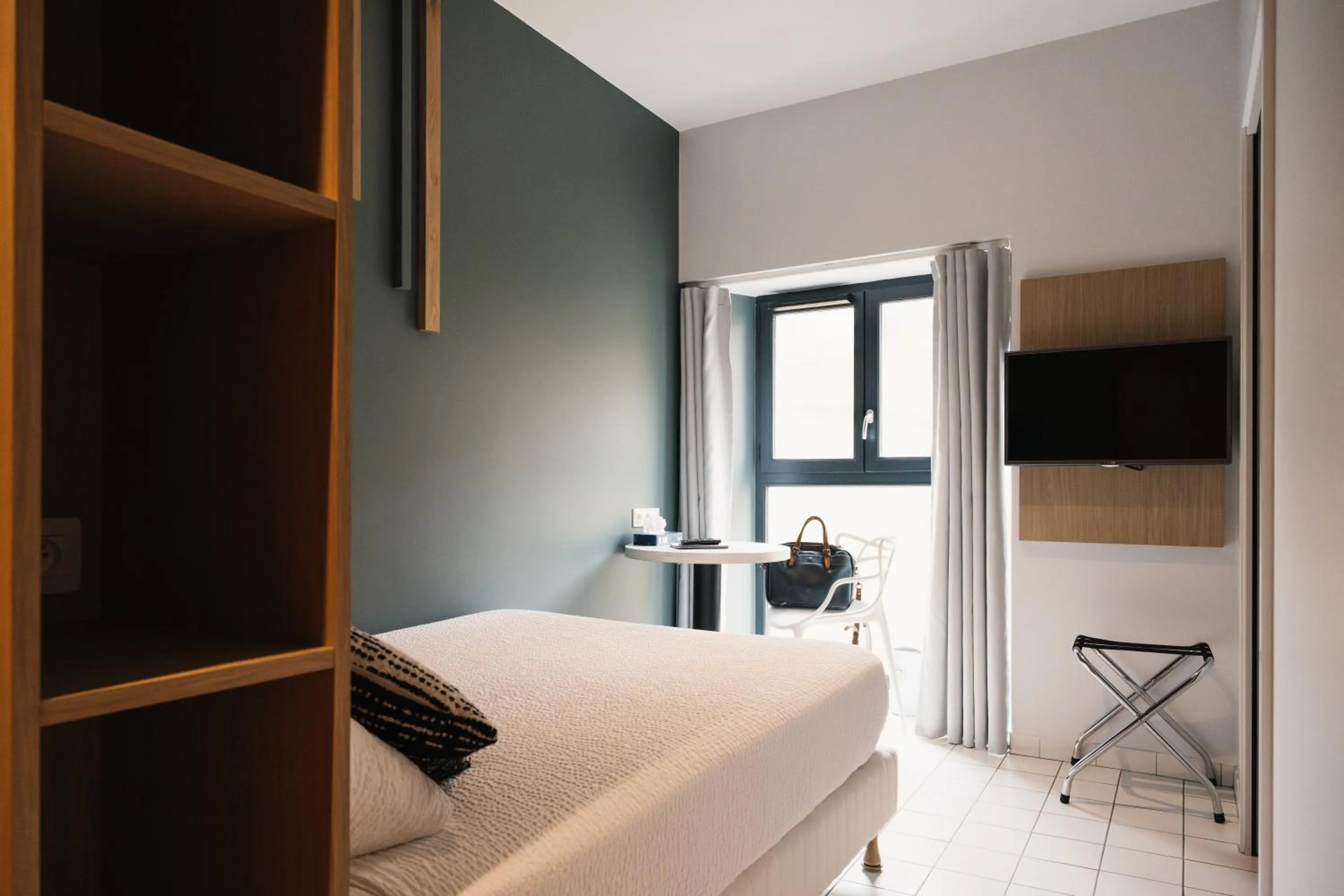 Bed in Urban Style HOTEL LES FLEURINES