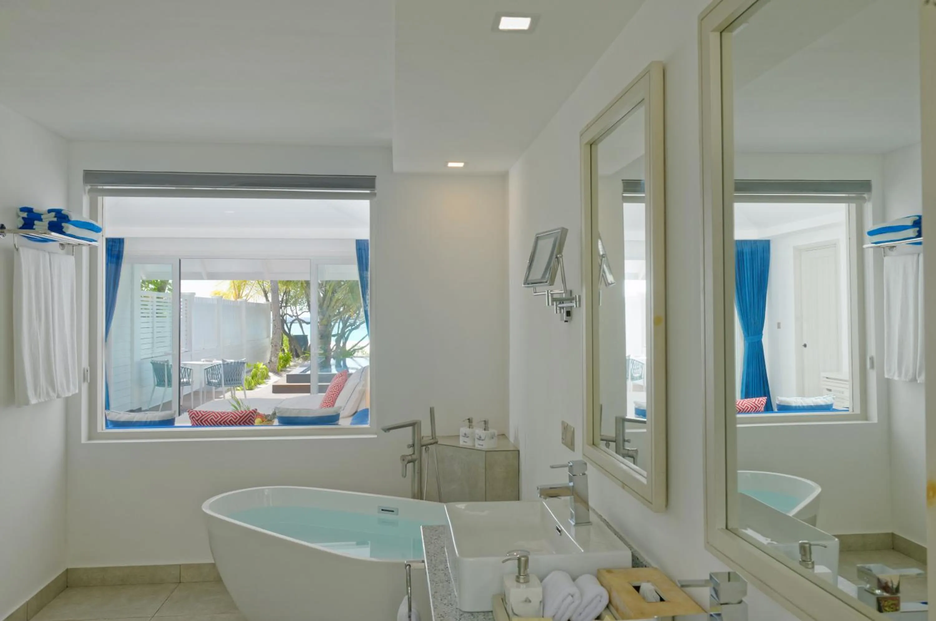 Bathroom in Villa Nautica Paradise Island Resort