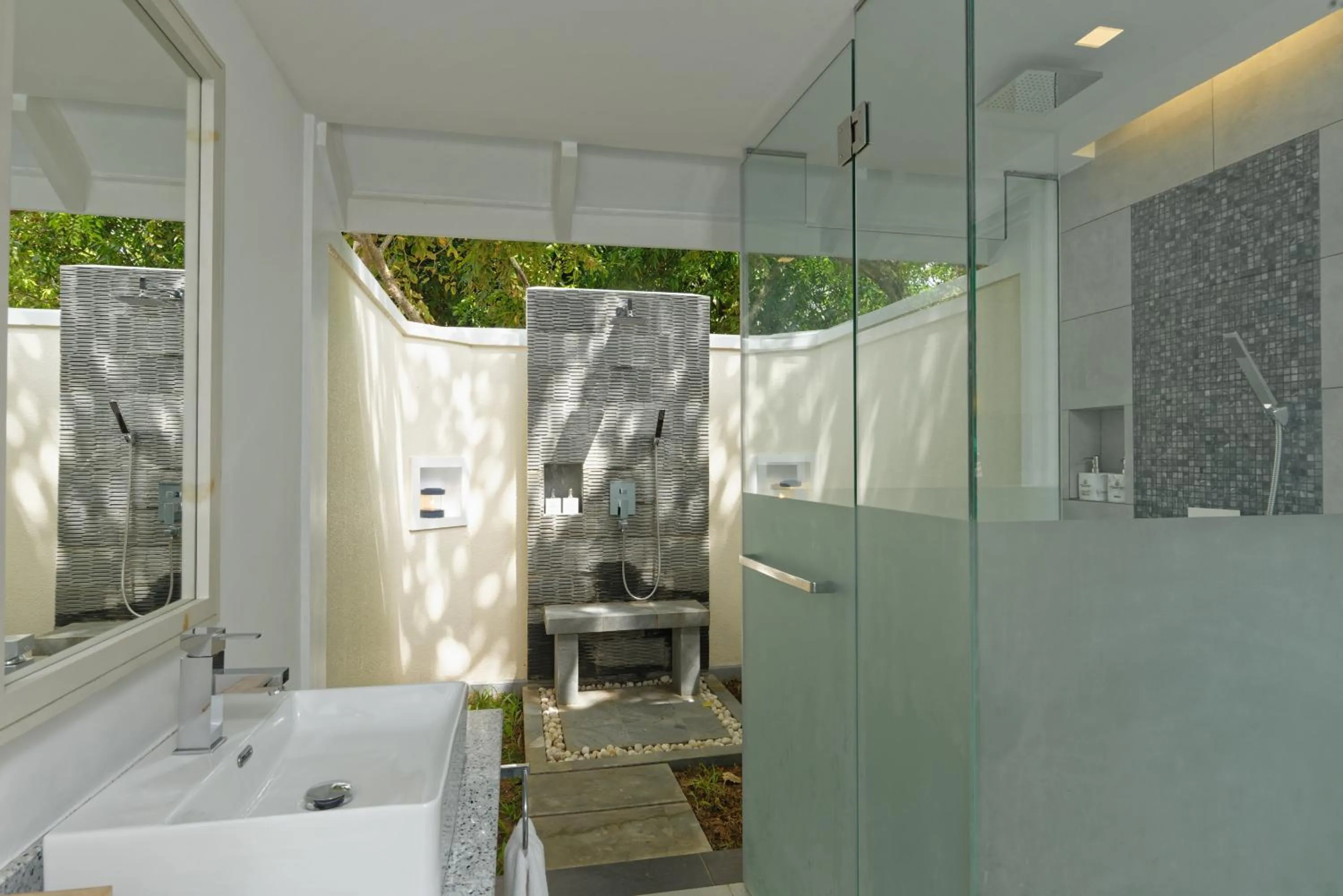 Bathroom in Villa Nautica Paradise Island Resort