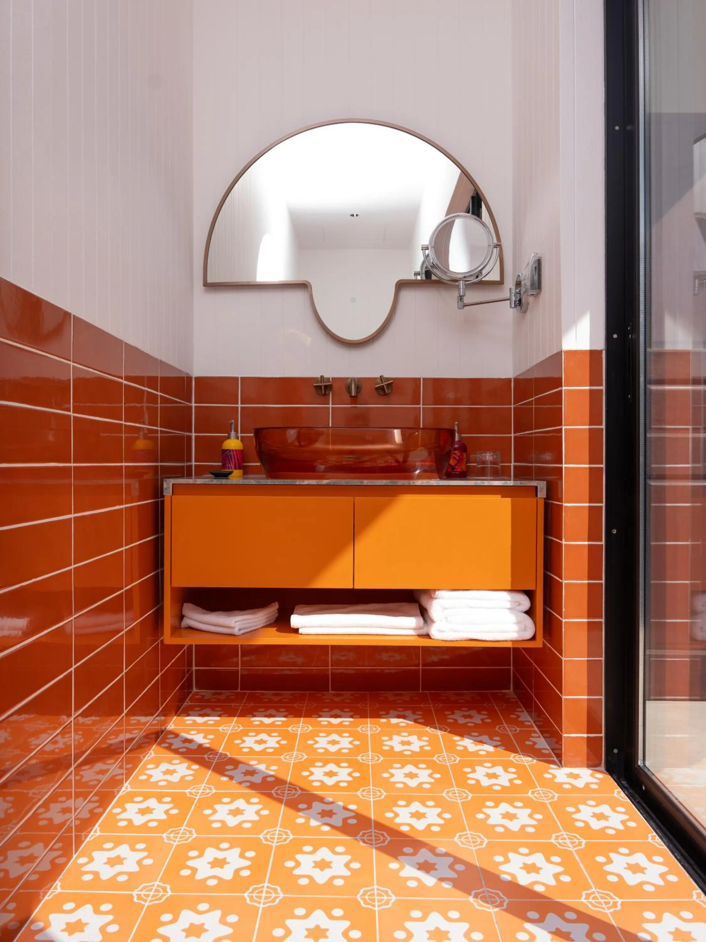 Bathroom in Villa Park Sun Island Resort