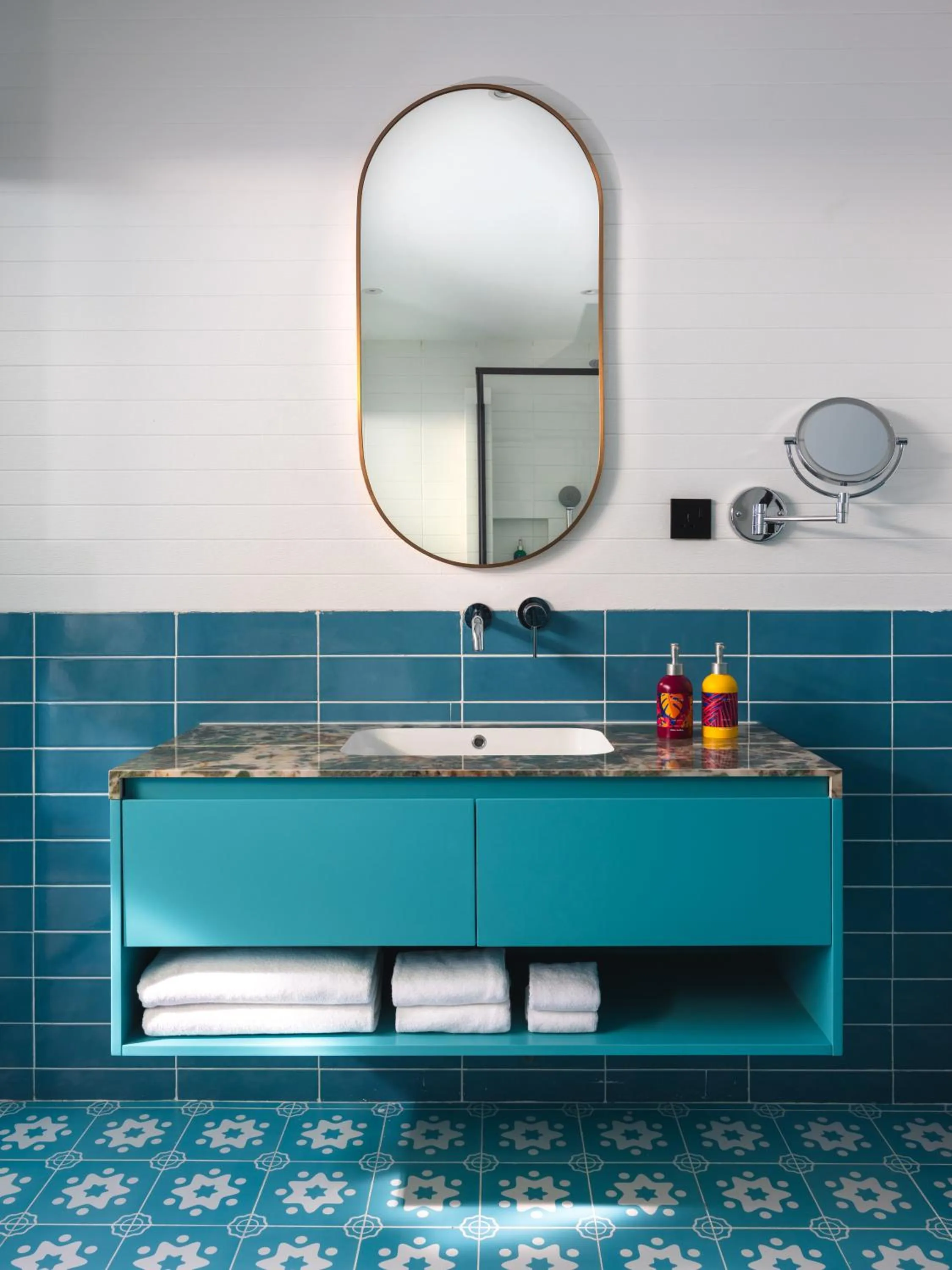 Bathroom in Villa Park Sun Island Resort