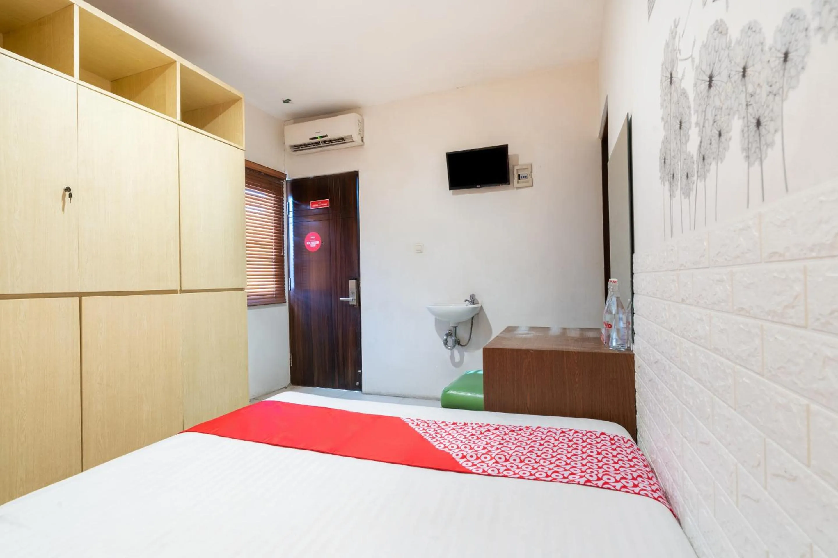 Bedroom, Bed in Flagship 91863 Metro House