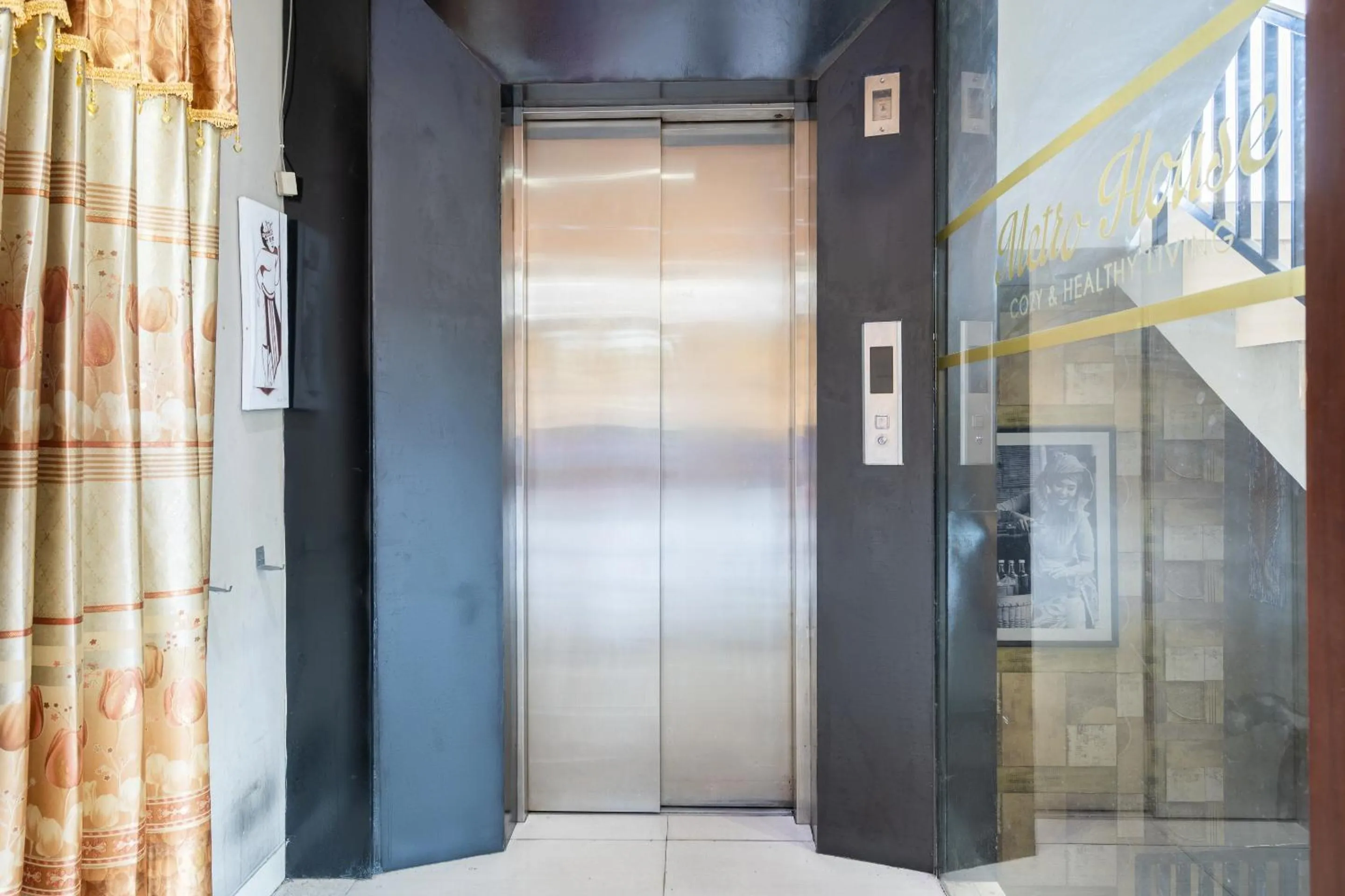 Facility for disabled guests in Flagship 91863 Metro House