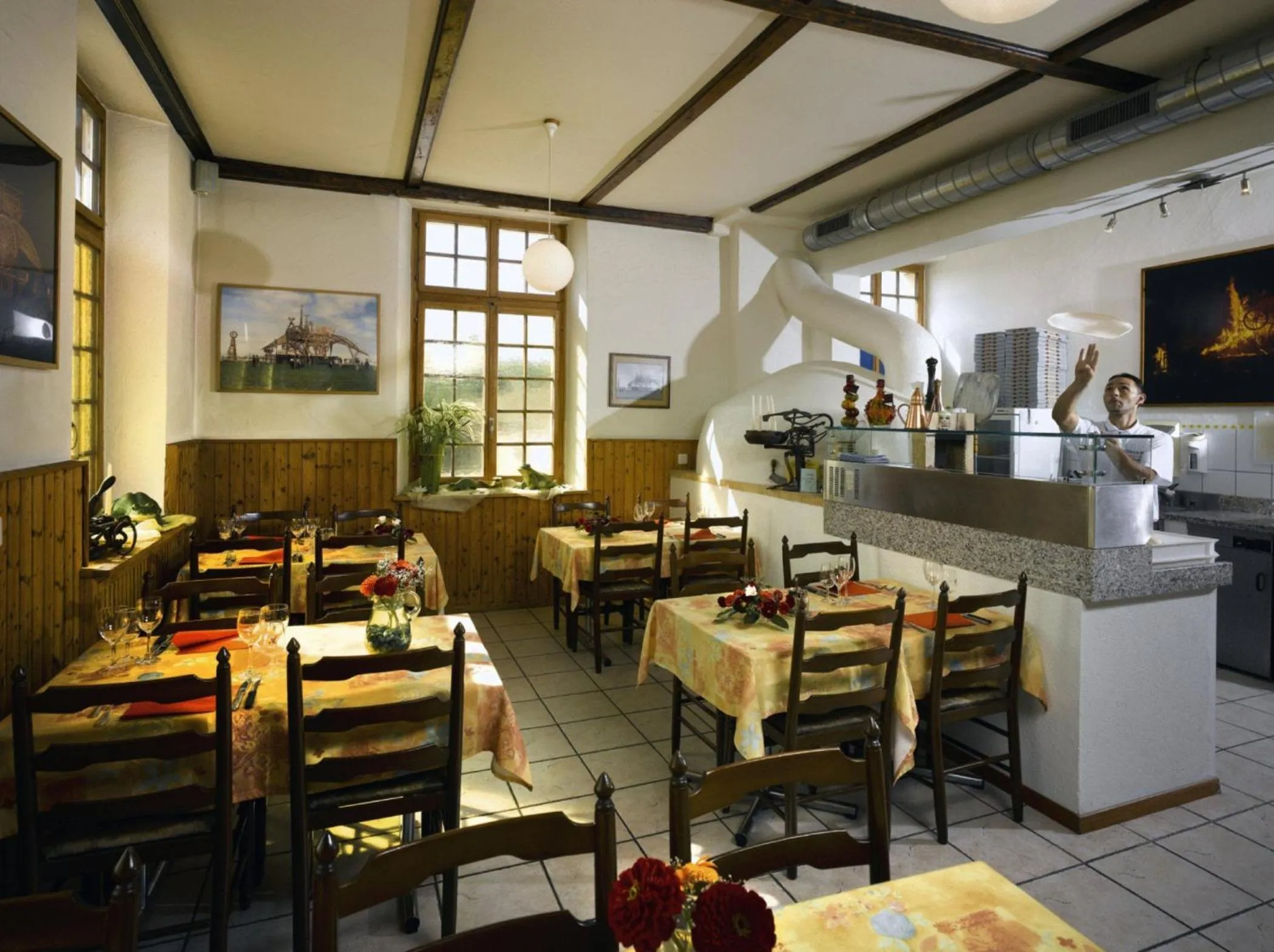 Restaurant/places to eat in Hotel de la Gare