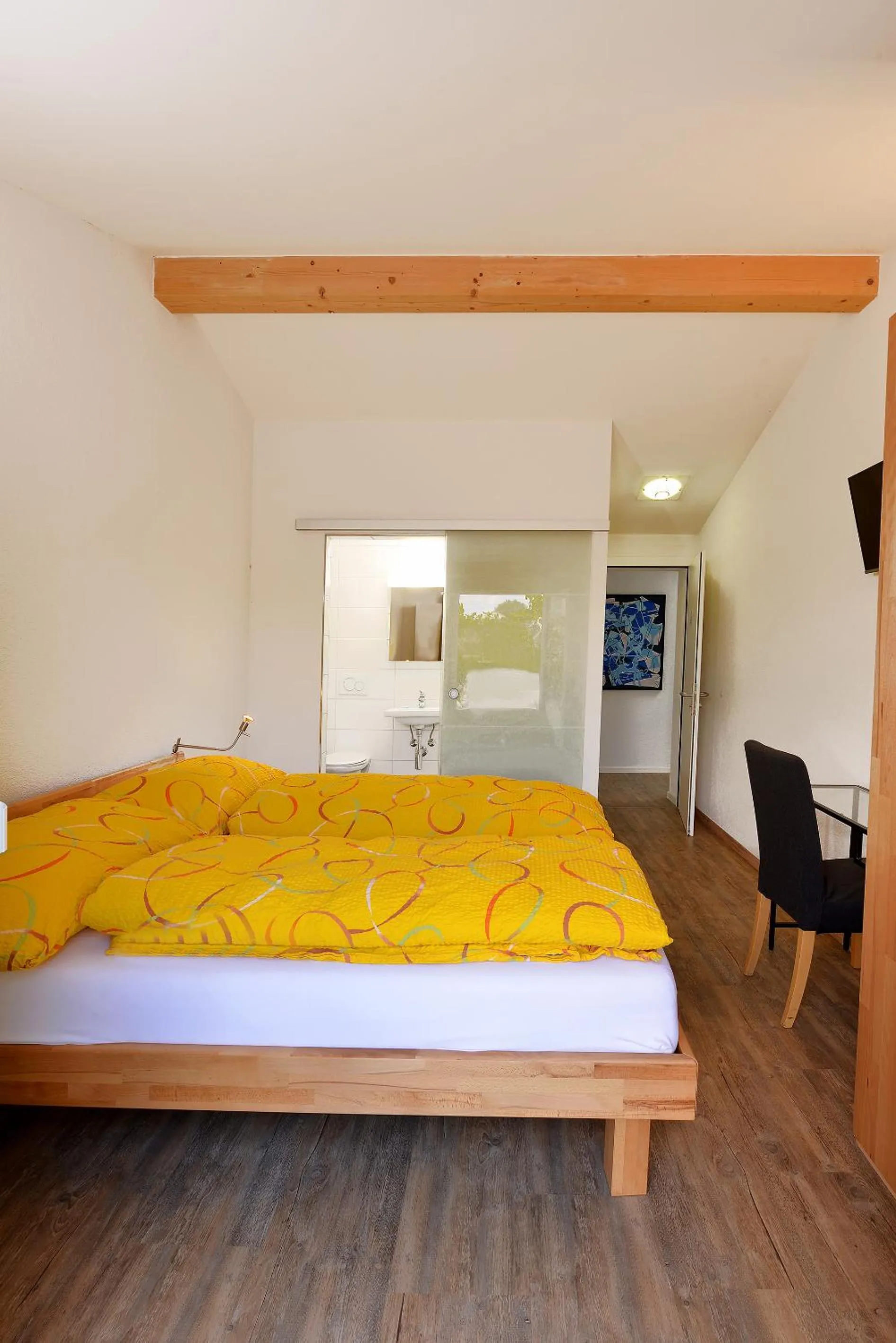 Photo of the whole room, Bed in Hotel de la Gare