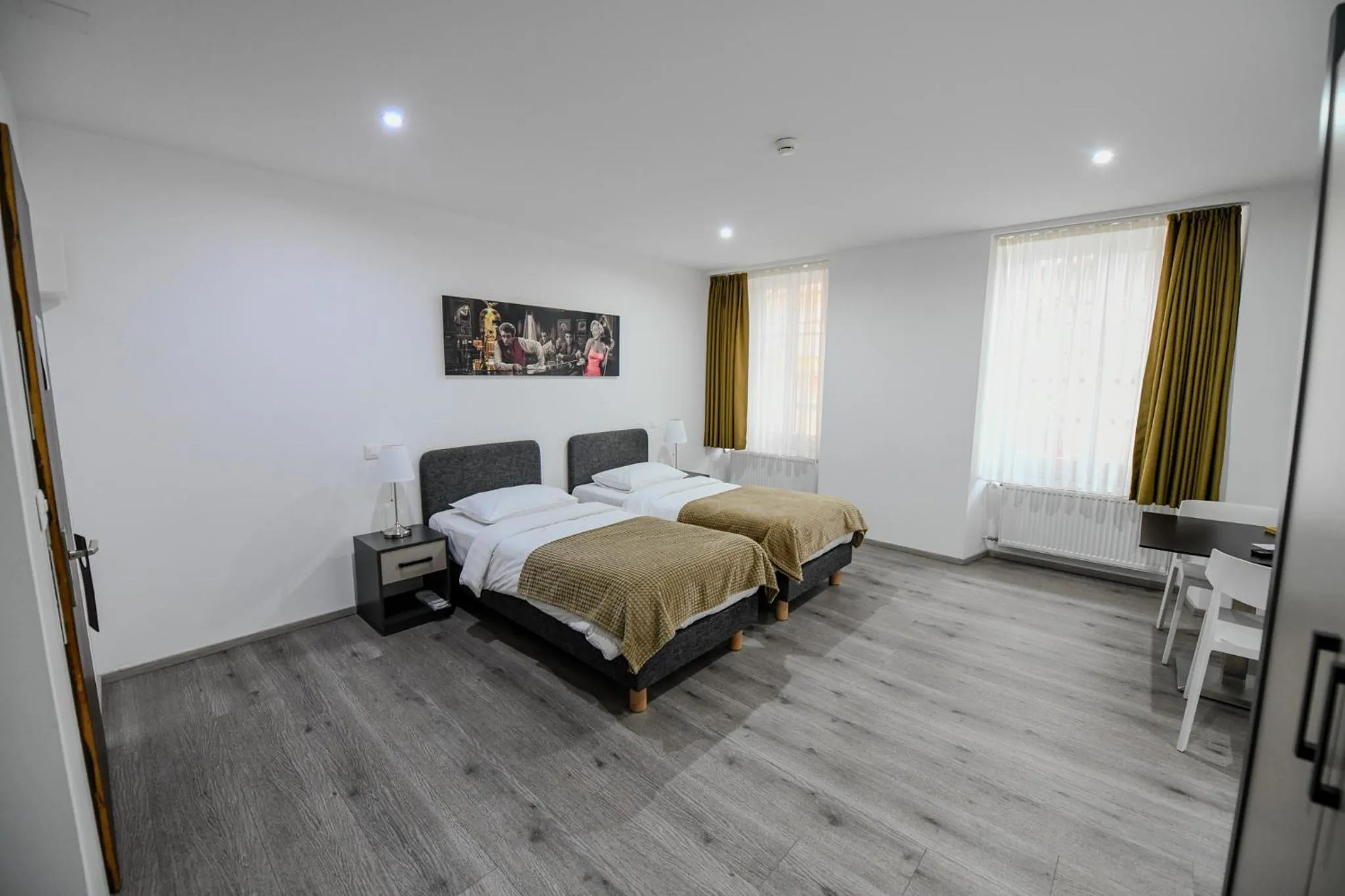 Photo of the whole room, Bed in Hotel de France