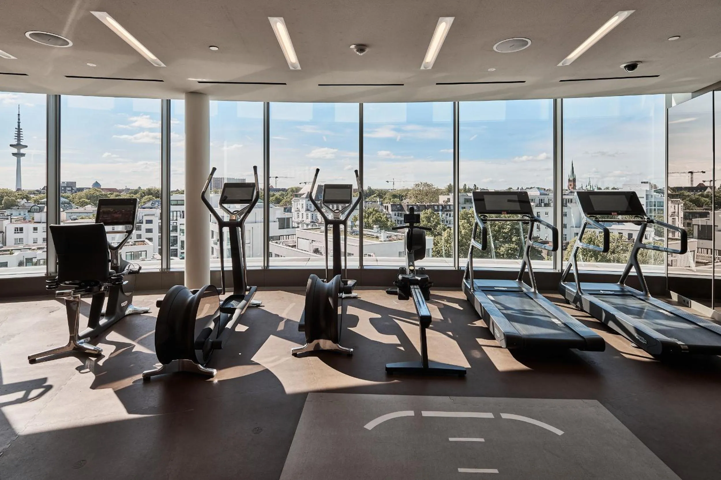 Fitness centre/facilities in The Fontenay Hamburg