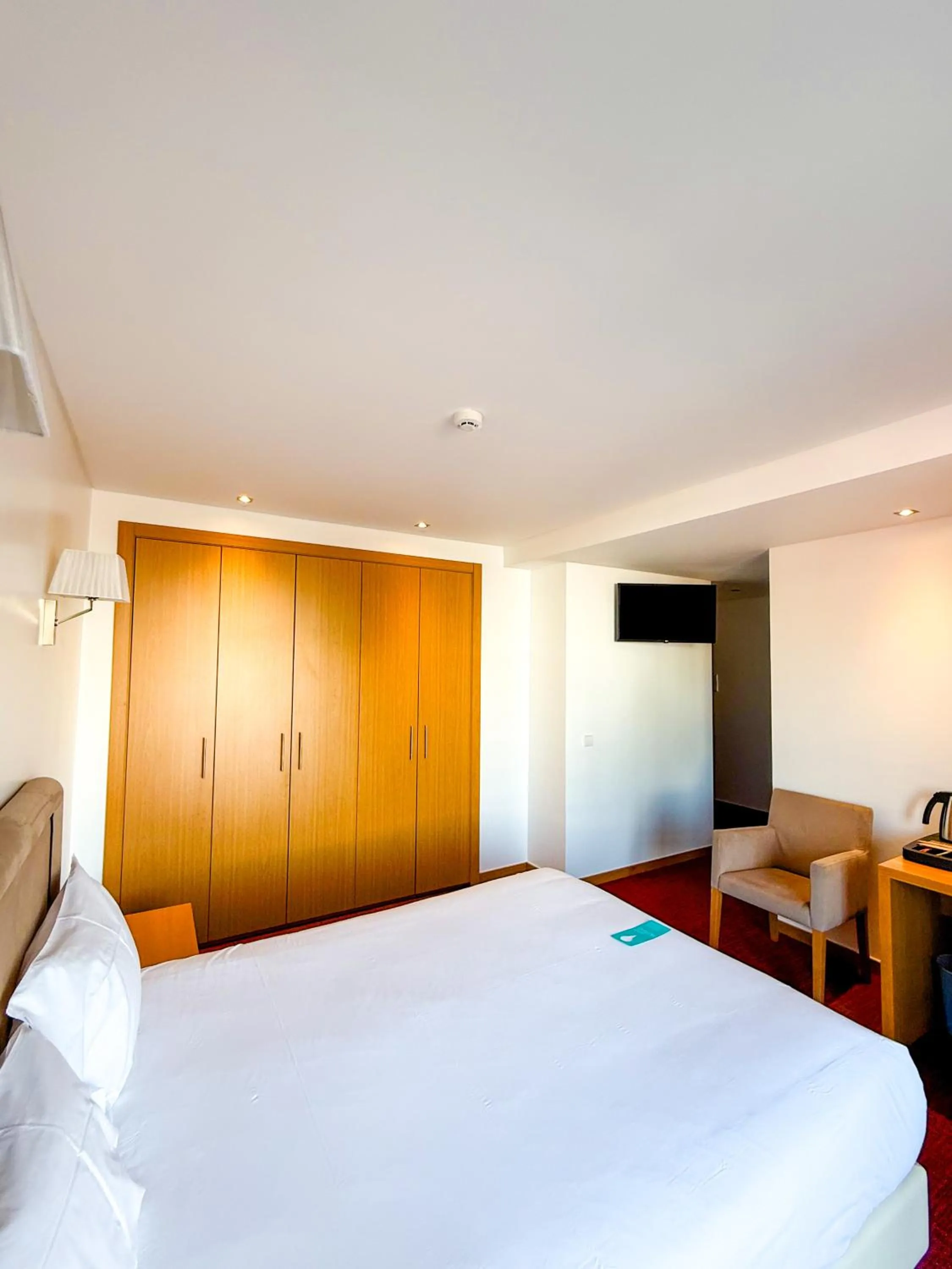 Bedroom, Bed in Stay Hotel Leiria Centro