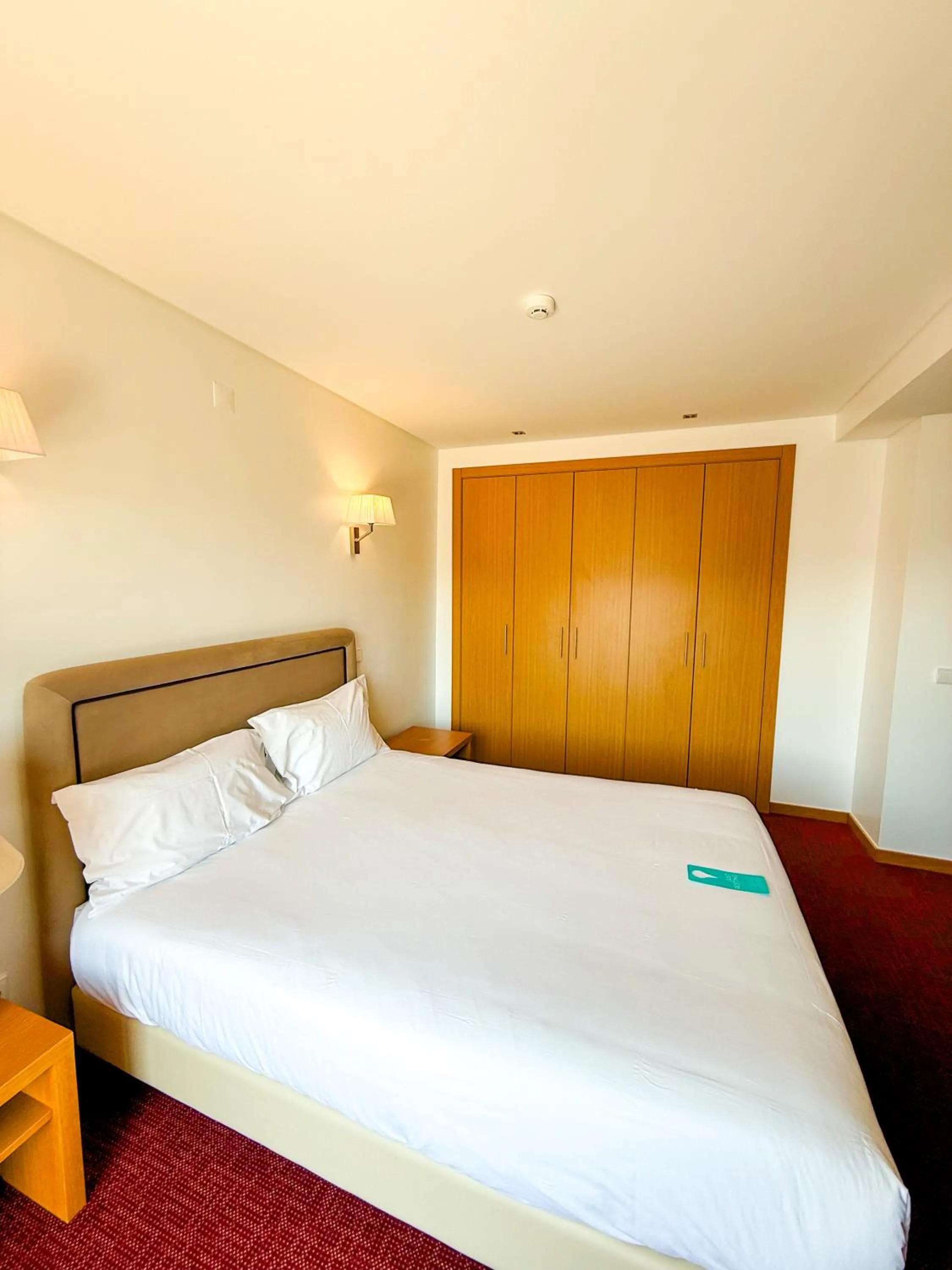 Bedroom, Bed in Stay Hotel Leiria Centro
