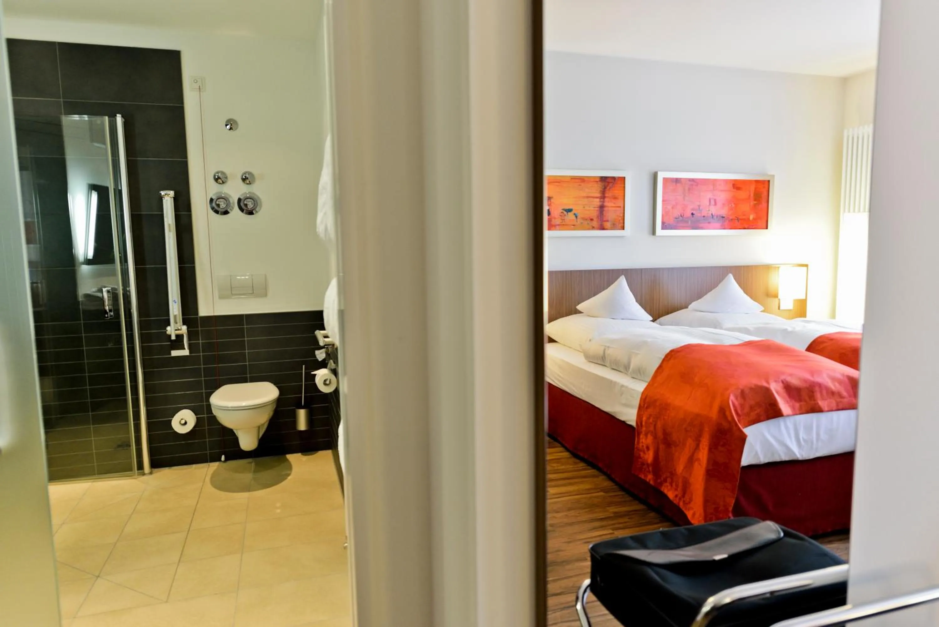 Bathroom, Bed in Hotel Klostergarten