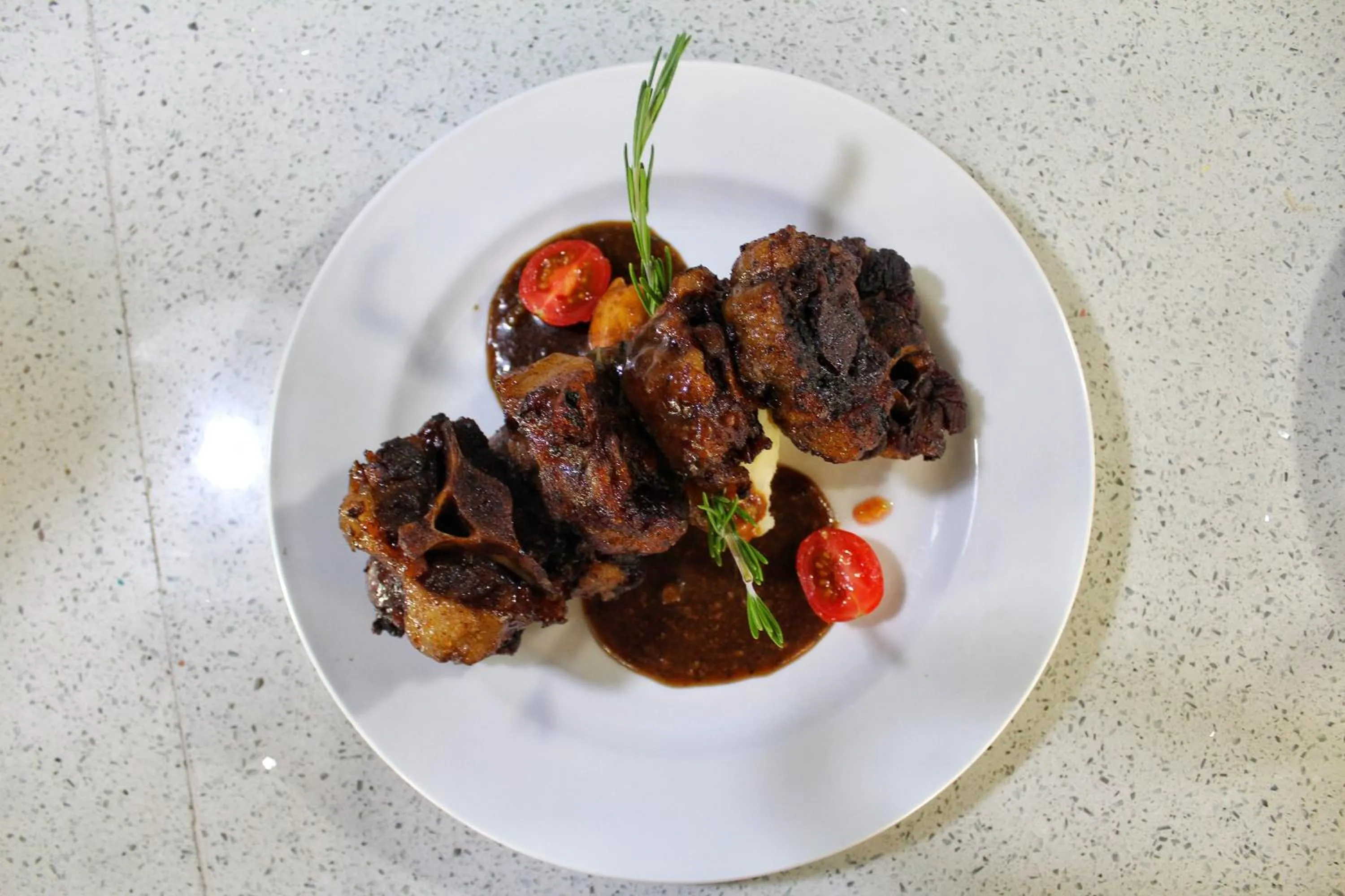 Restaurant/places to eat in Reef Hotel