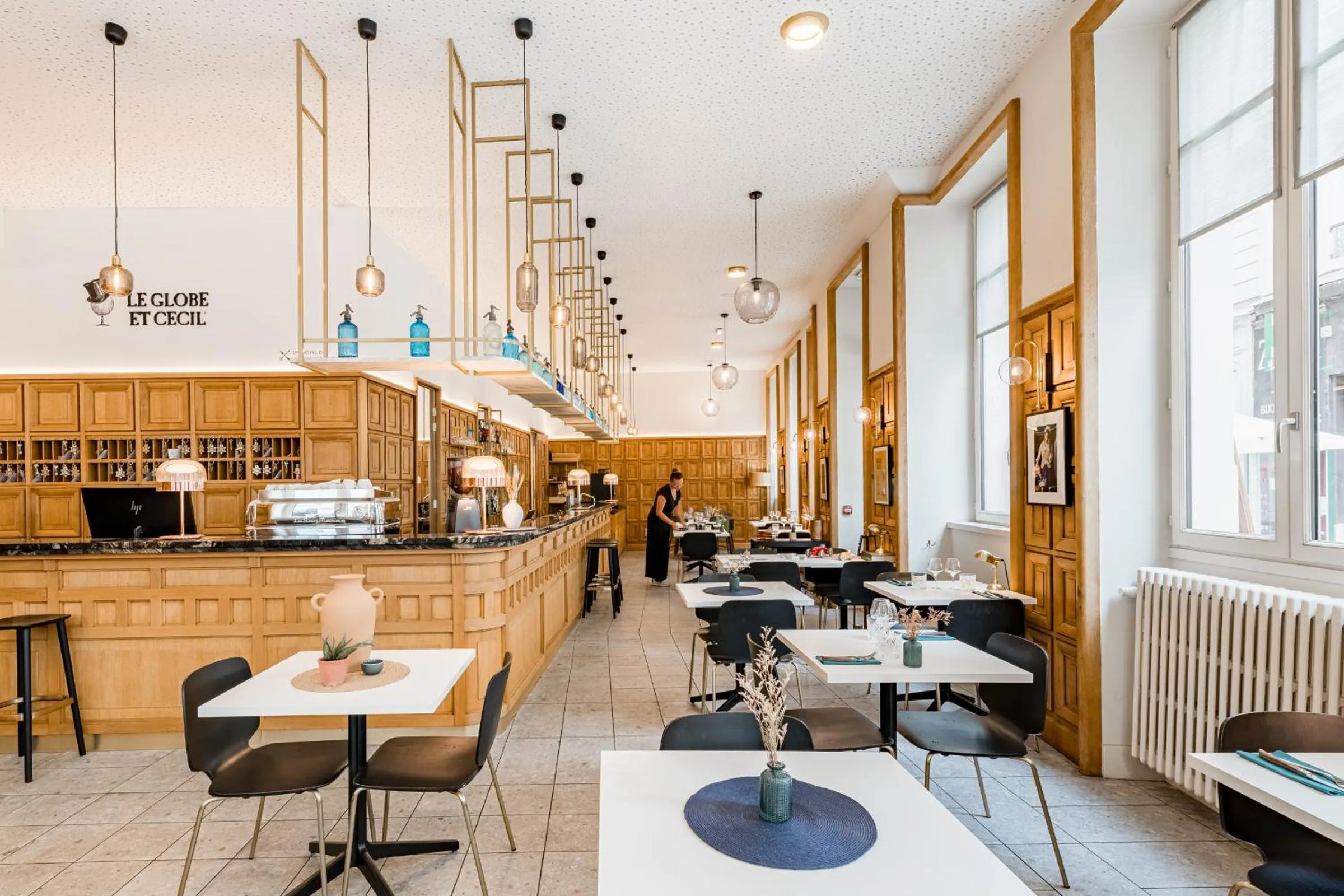 Restaurant/places to eat in Globe Et Cecil